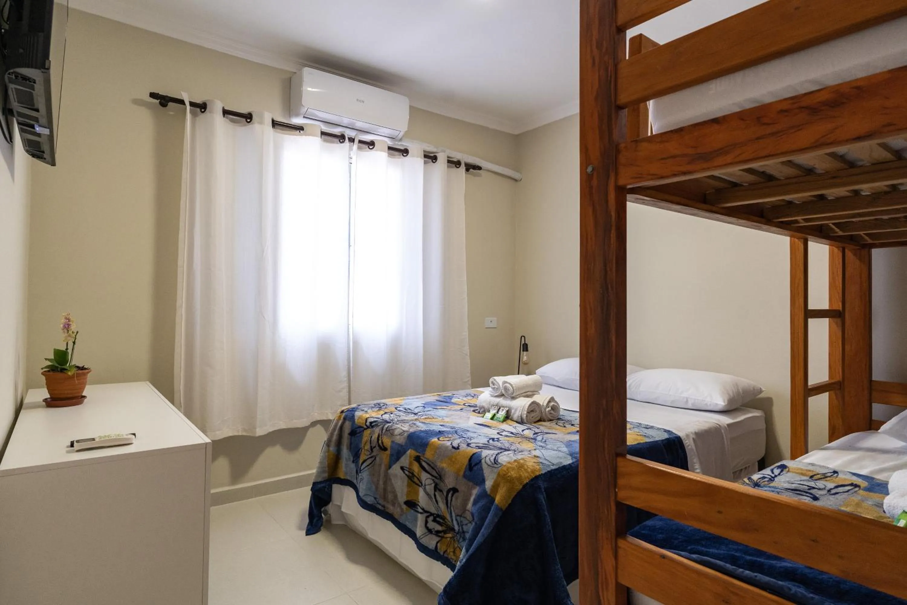 Photo of the whole room, Bed in Hostel B2B SP