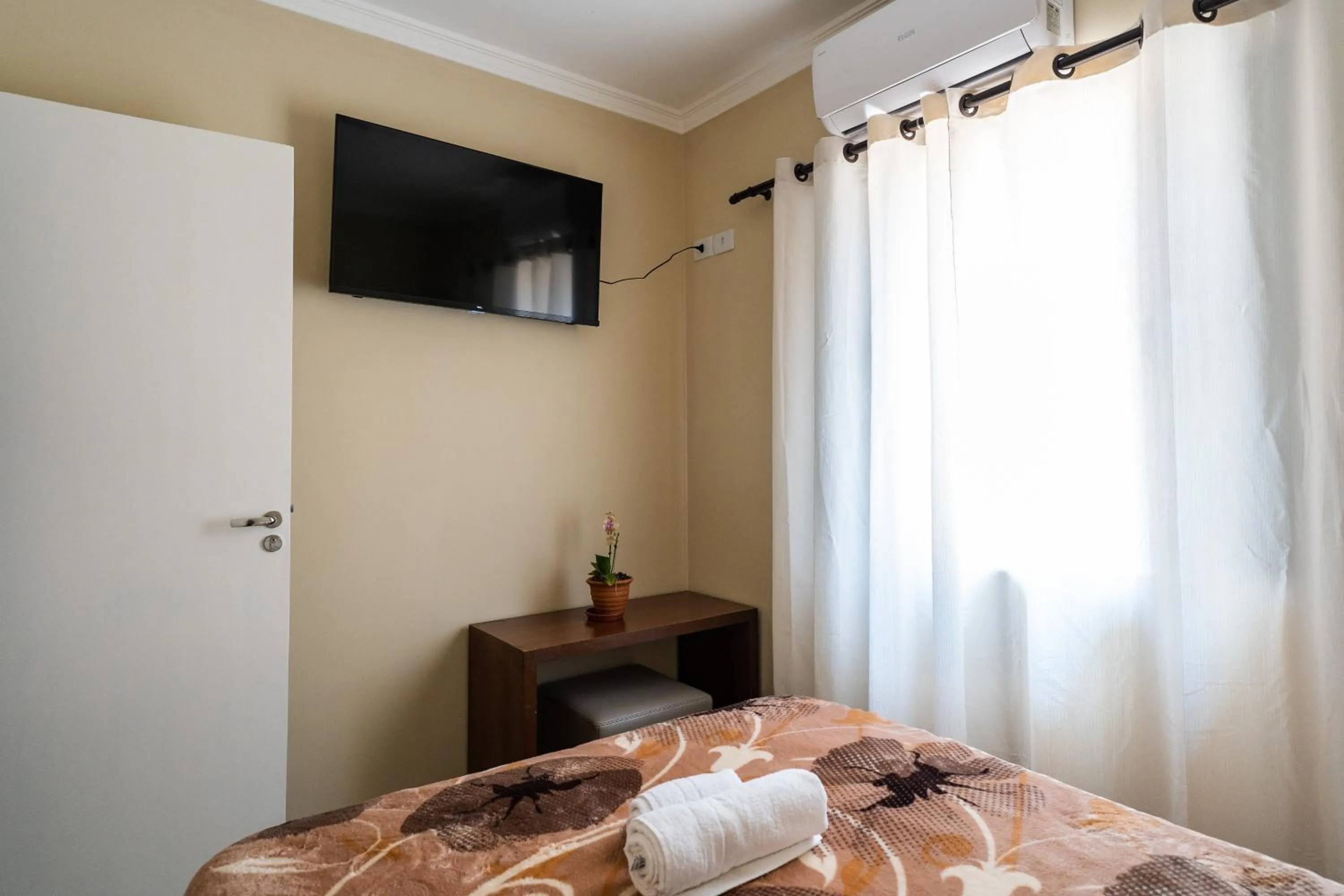 TV and multimedia, Bed in Hostel B2B SP