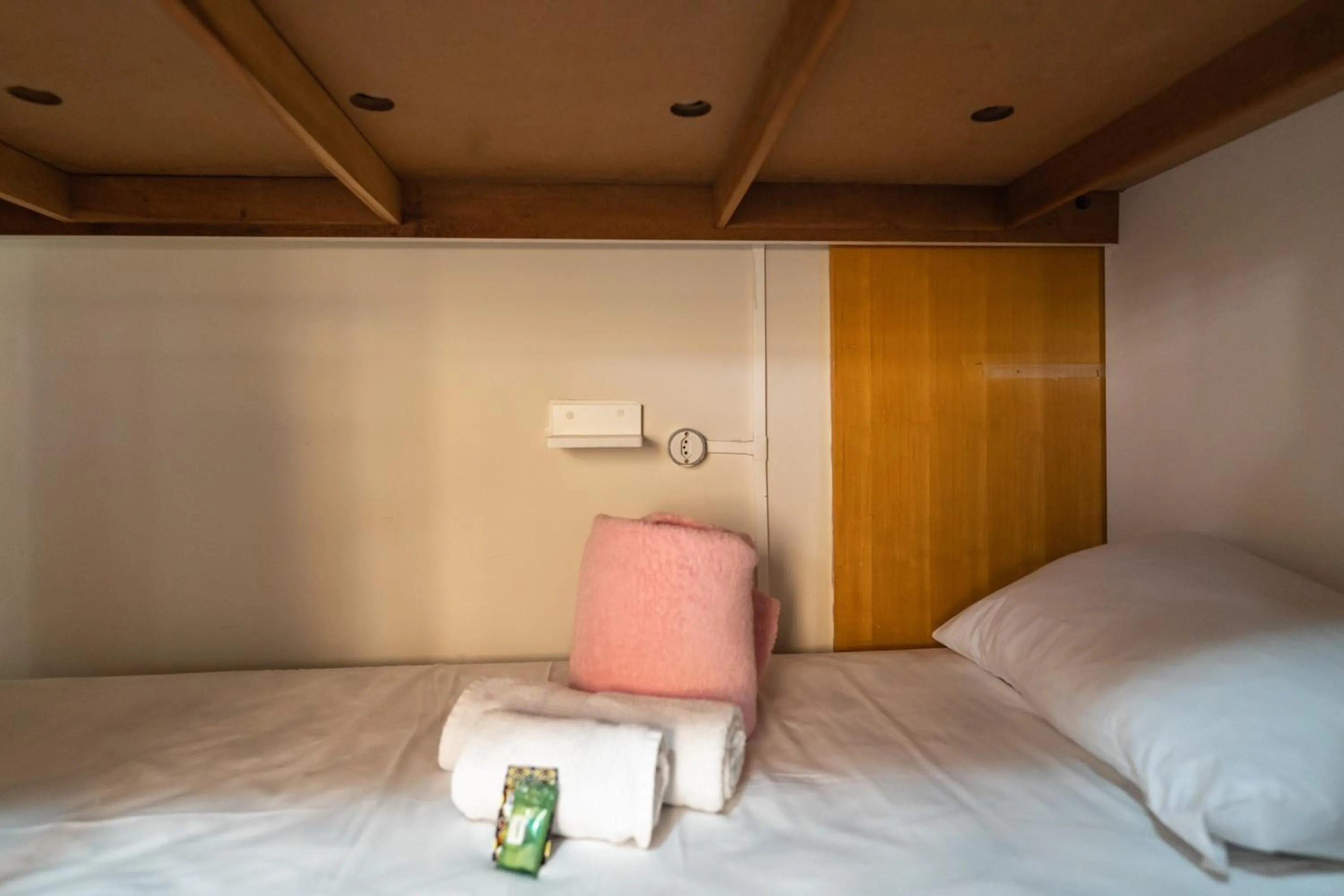 towels, Bed in Hostel B2B SP