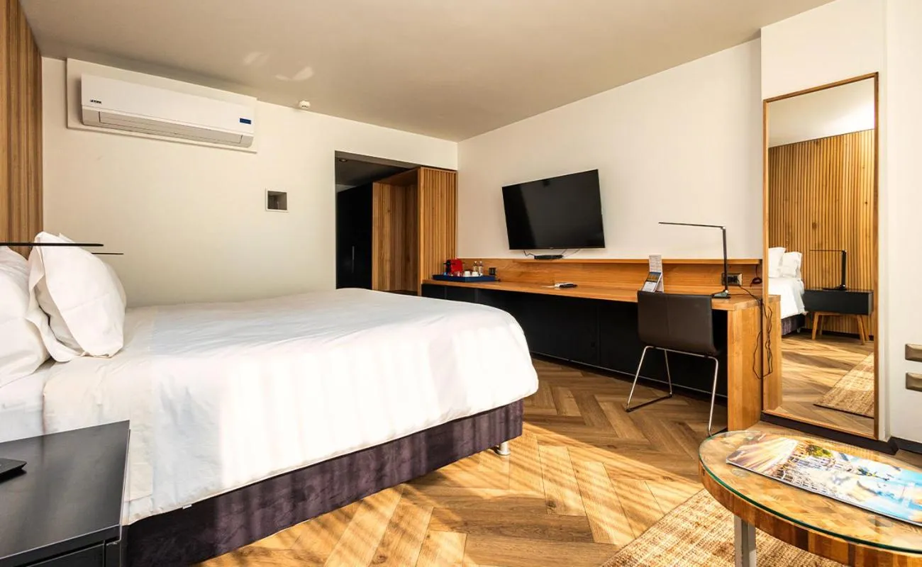 Bed in Radisson Blu Acqua Hotel & Spa Concon