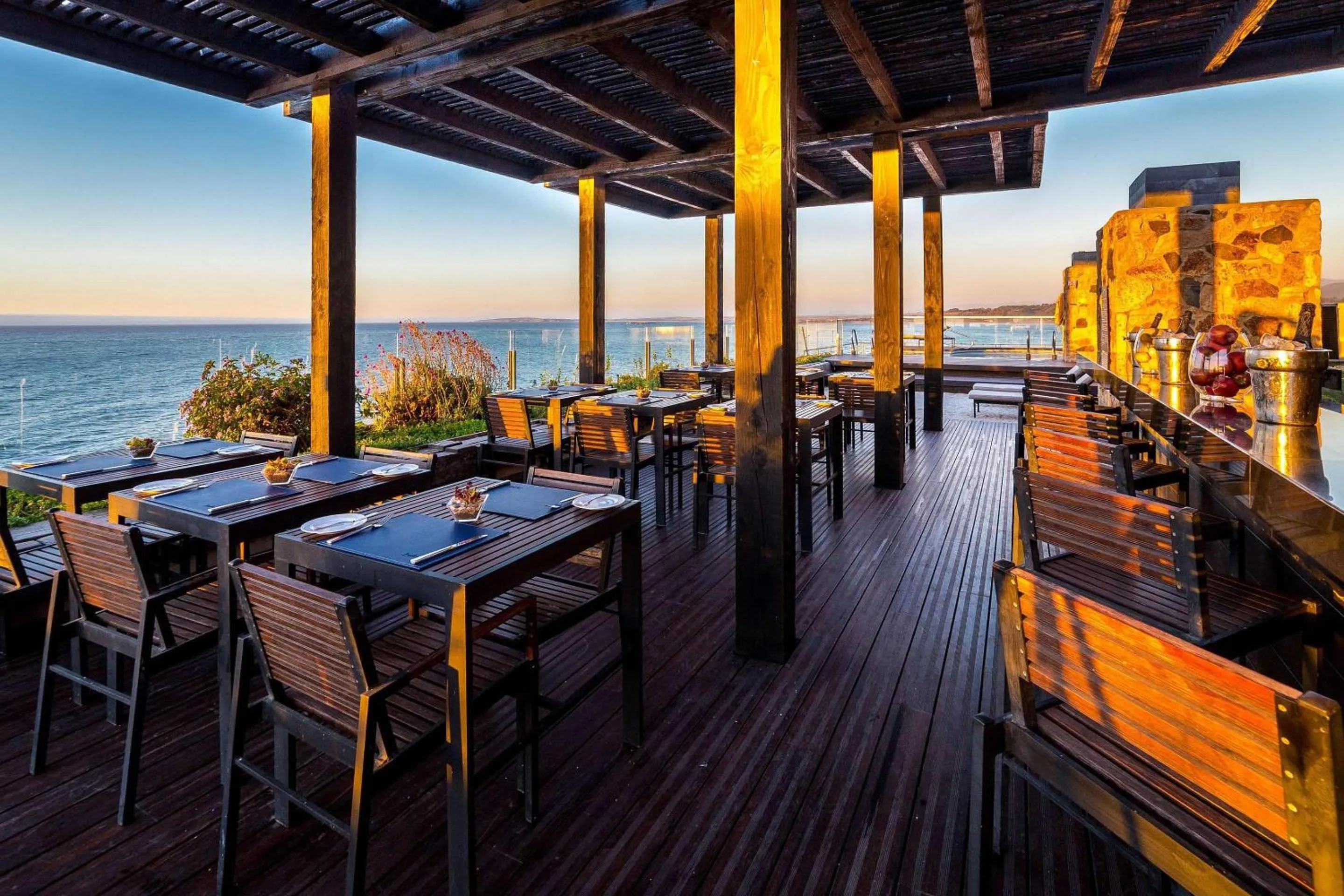 Restaurant/places to eat in Radisson Blu Acqua Hotel & Spa Concon