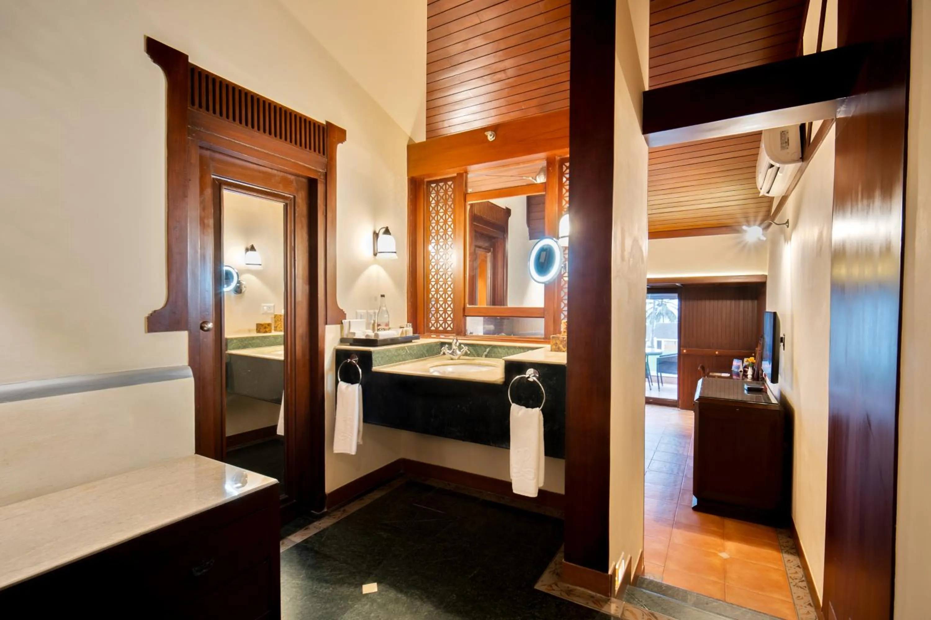 Bathroom, Bed in The Leela Kovalam, A Raviz Hotel