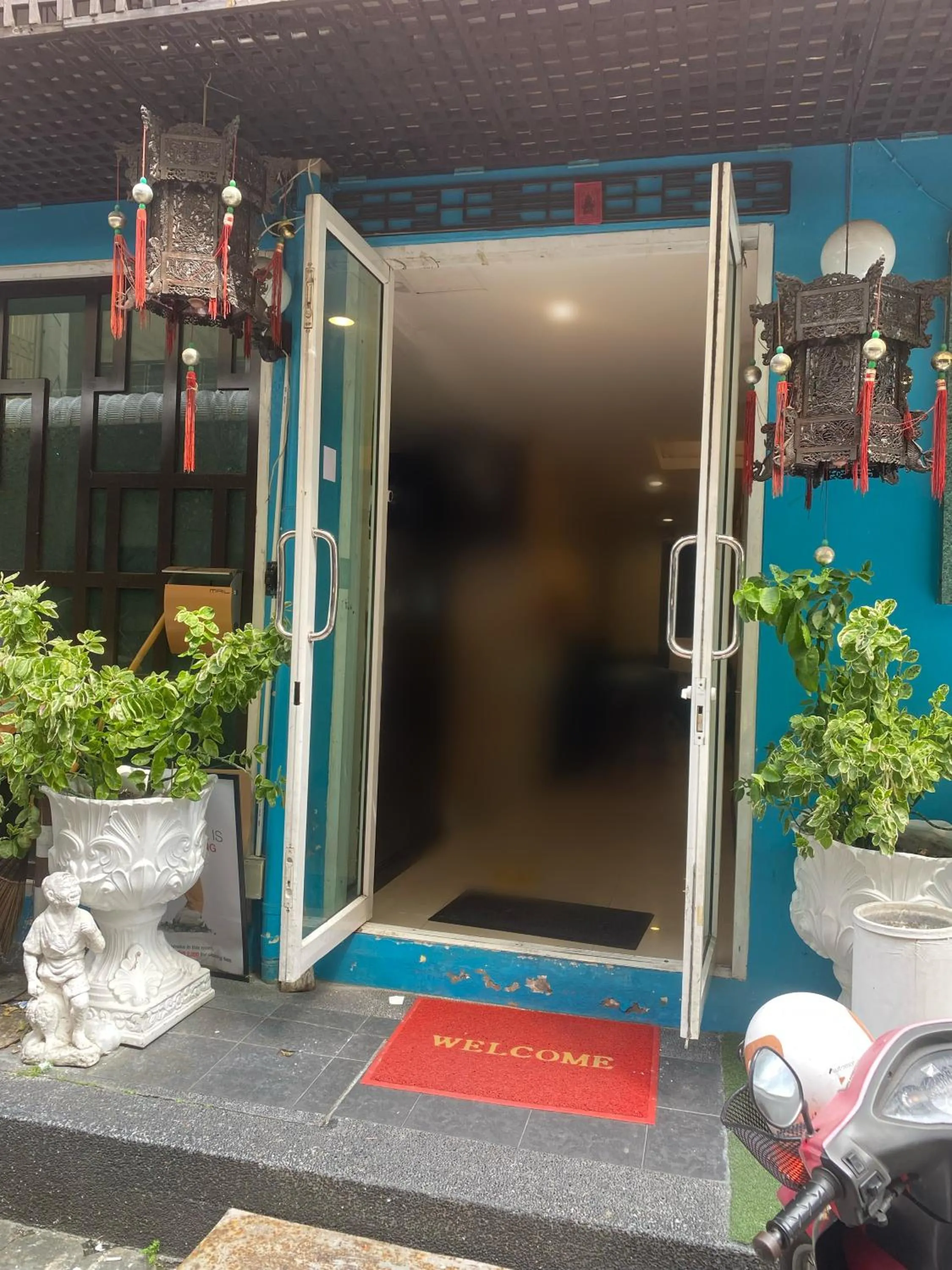 Facade/entrance in Arawana Express Chinatown