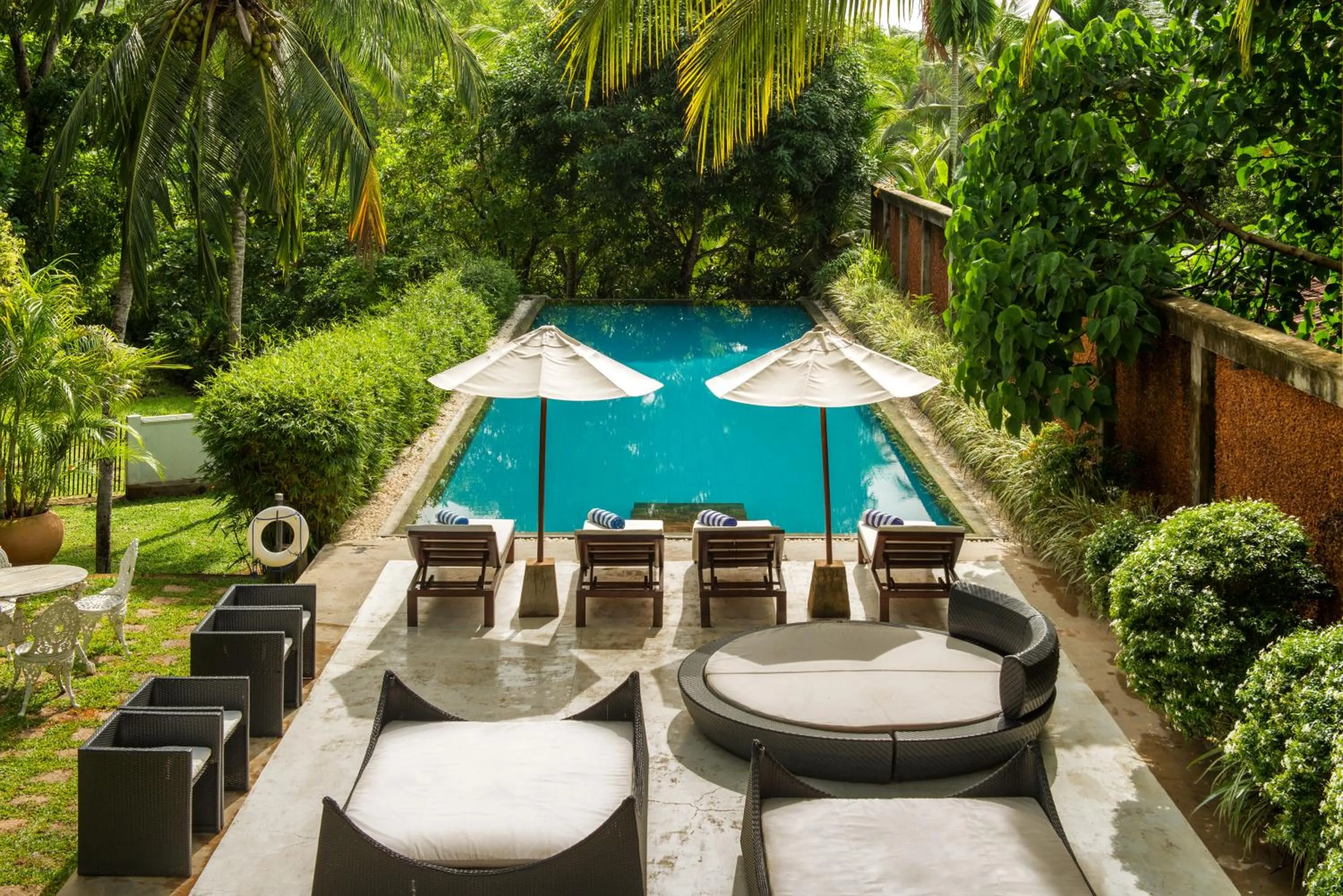 Swimming pool in Tamarind Hill Galle