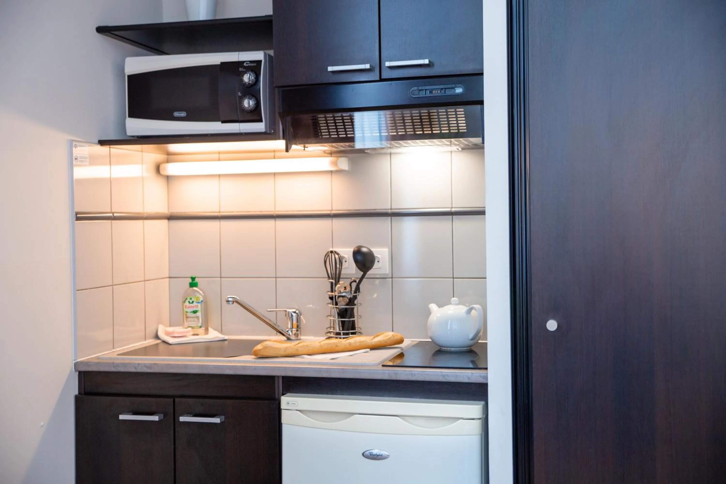 Kitchen or kitchenette in Clarion Aparthotel Toulouse Le Parc de l'Escale