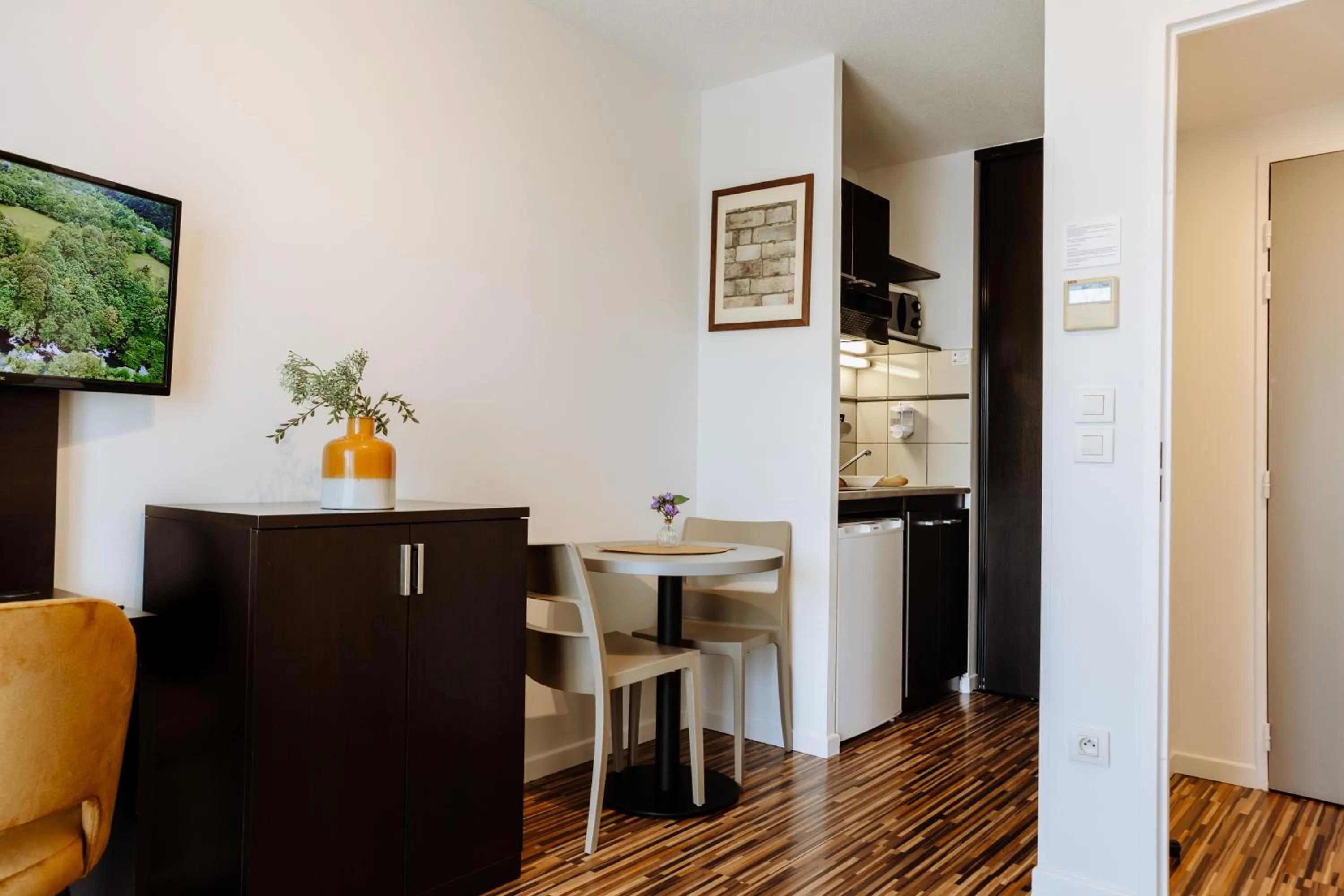 Kitchen or kitchenette in Clarion Aparthotel Toulouse Le Parc de l'Escale