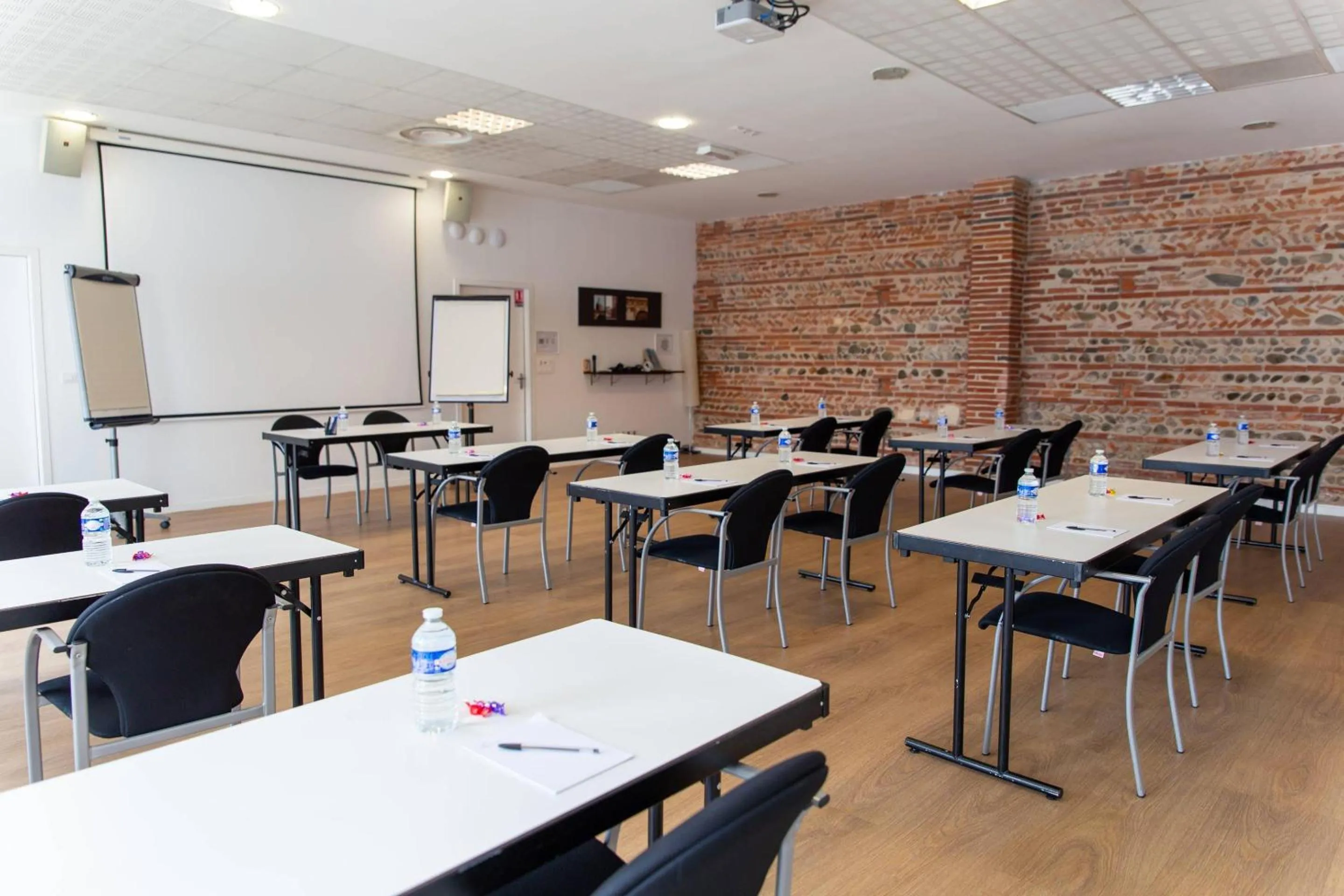 Meeting/conference room in Clarion Aparthotel Toulouse Le Parc de l'Escale