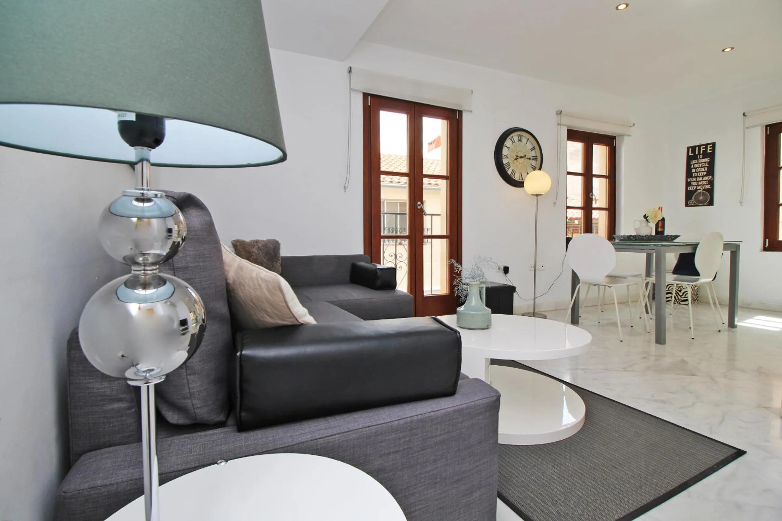Del Parque Flats - Tribuna