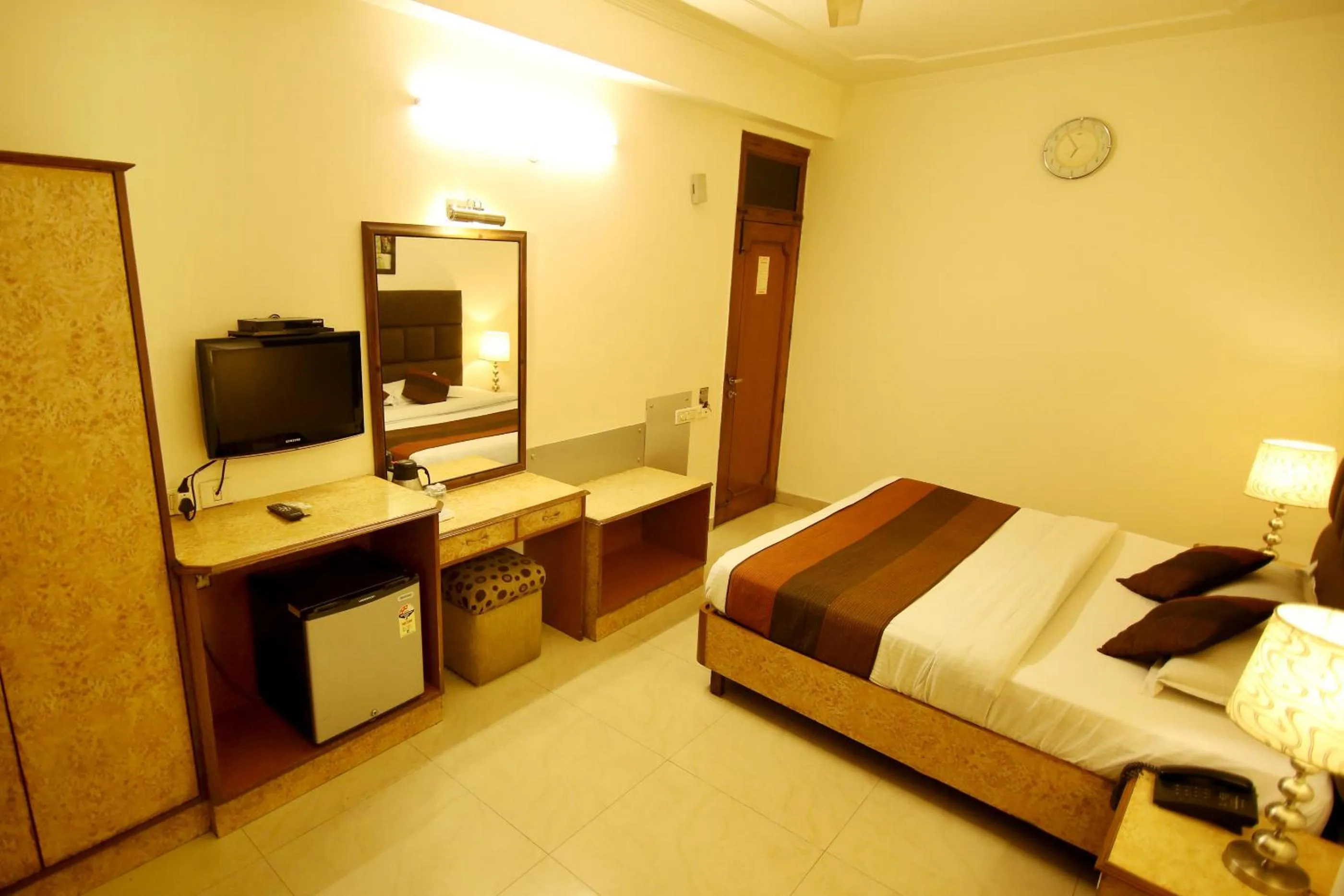 Bed in Hotel Parkway Deluxe