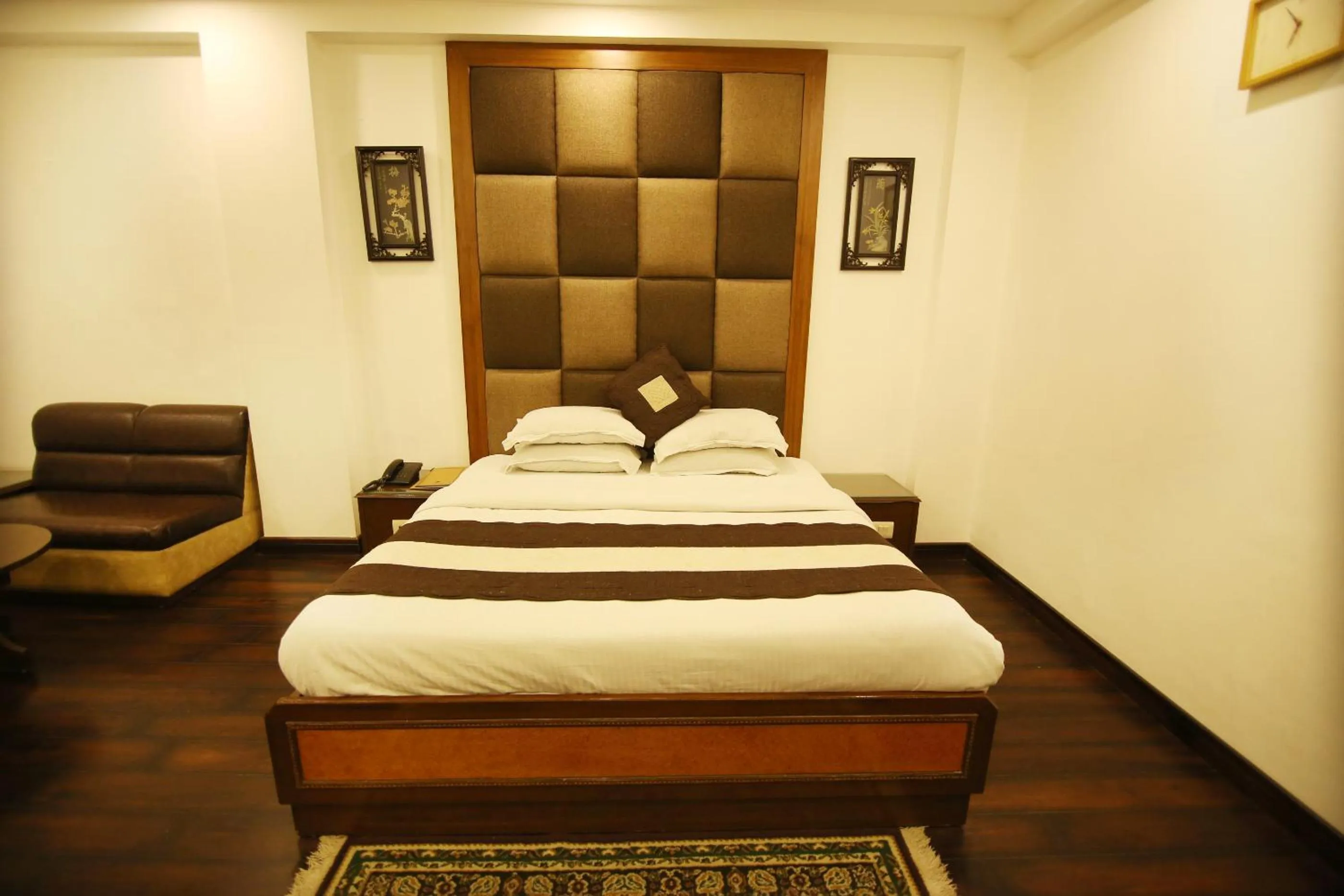 Bed in Hotel Parkway Deluxe