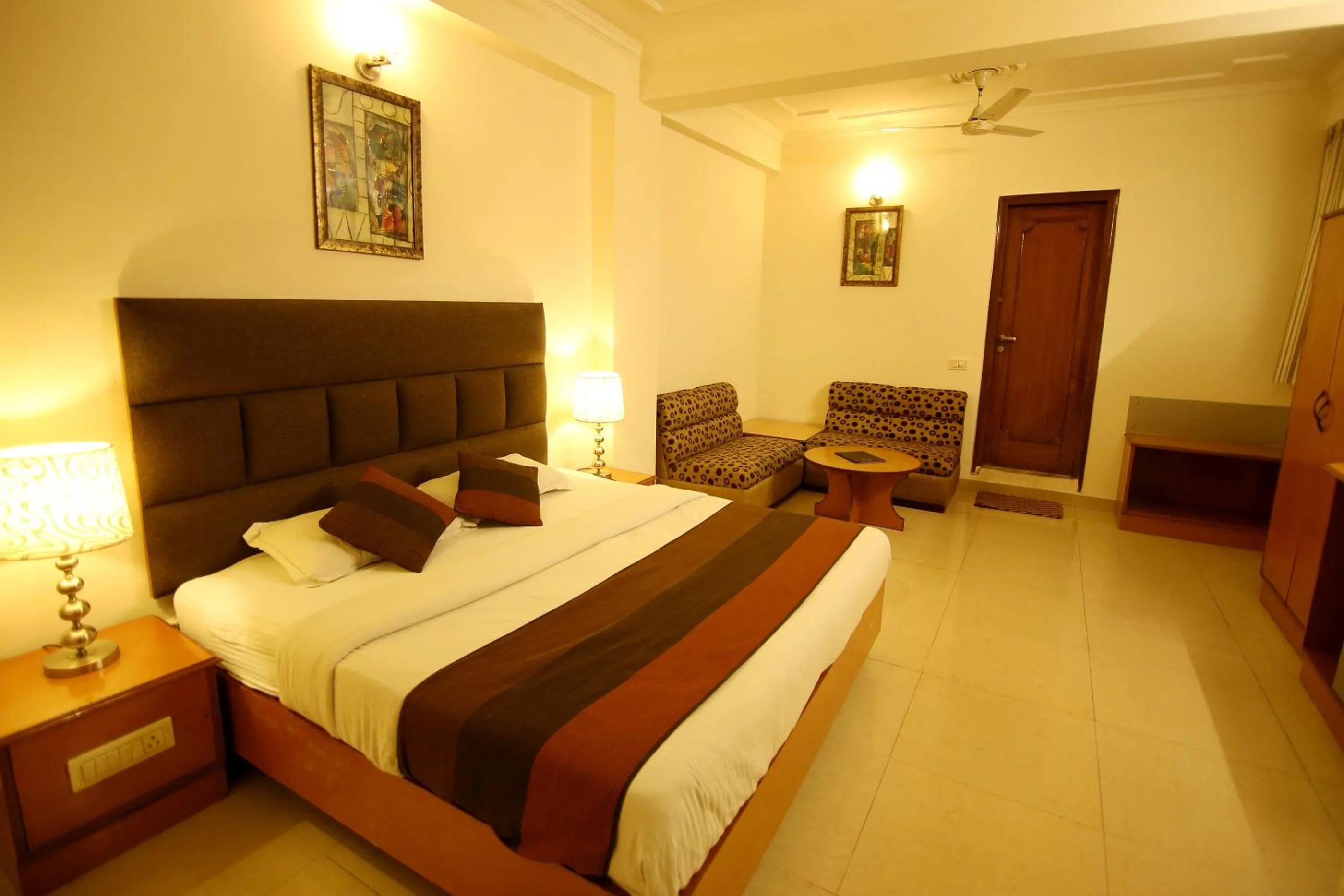 Photo of the whole room in Hotel Parkway Deluxe