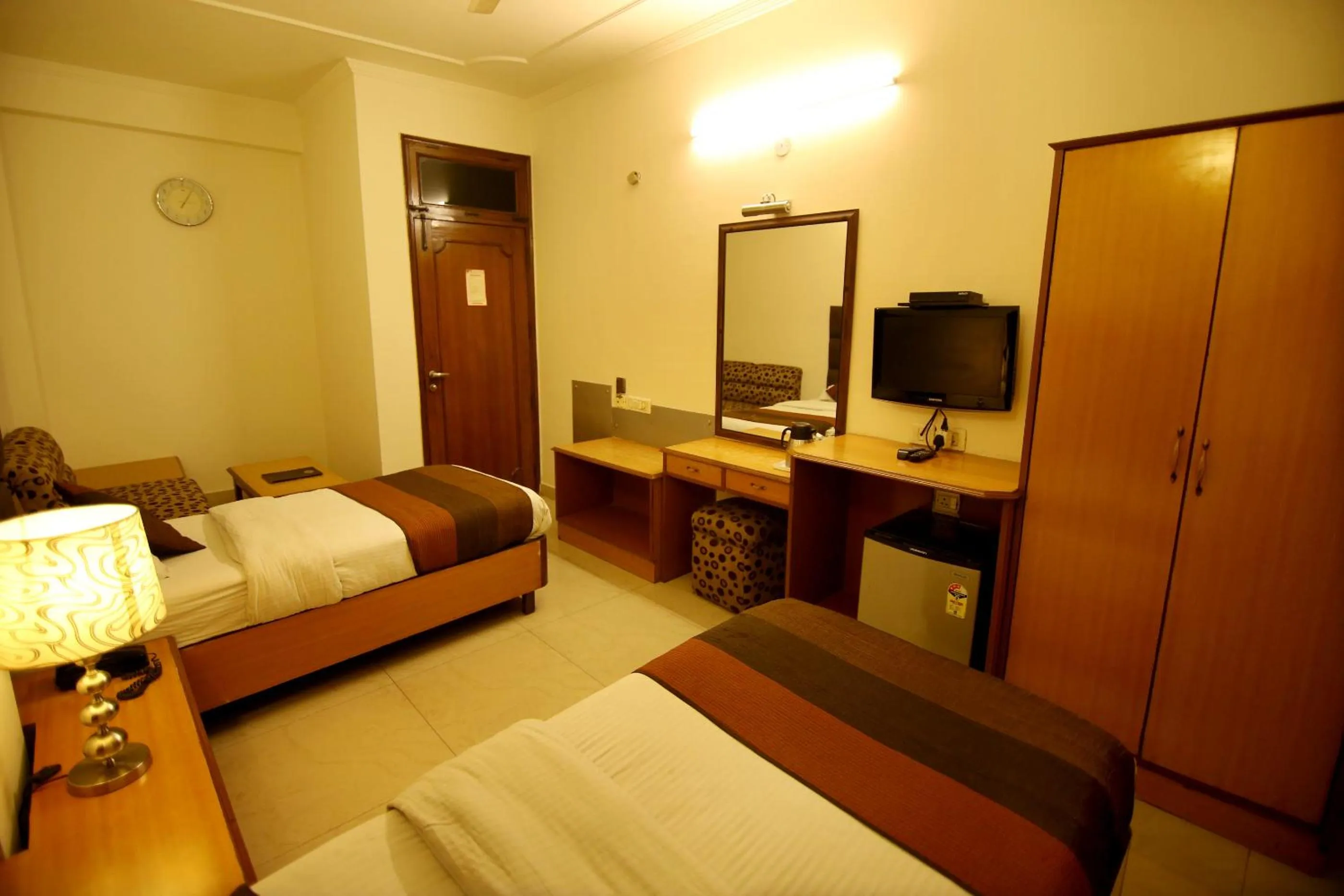 TV and multimedia in Hotel Parkway Deluxe