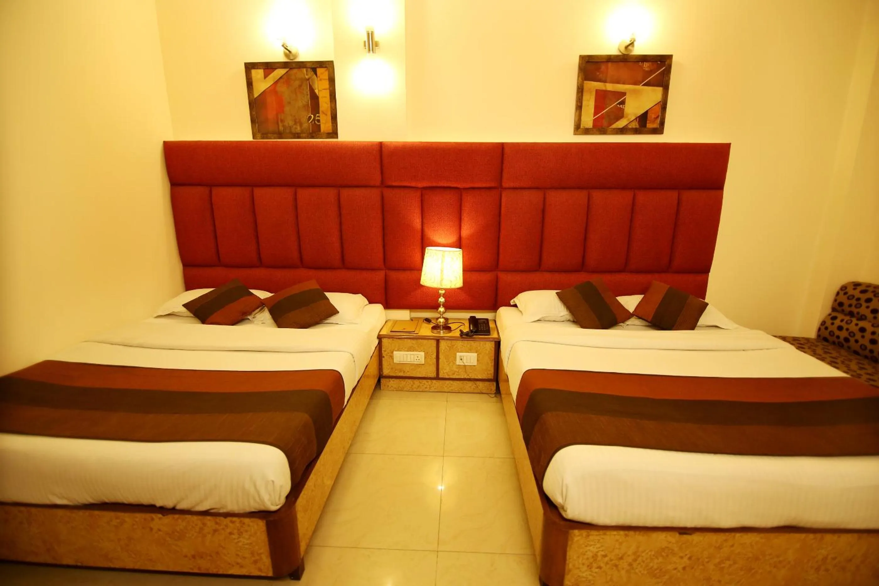 Bed in Hotel Parkway Deluxe