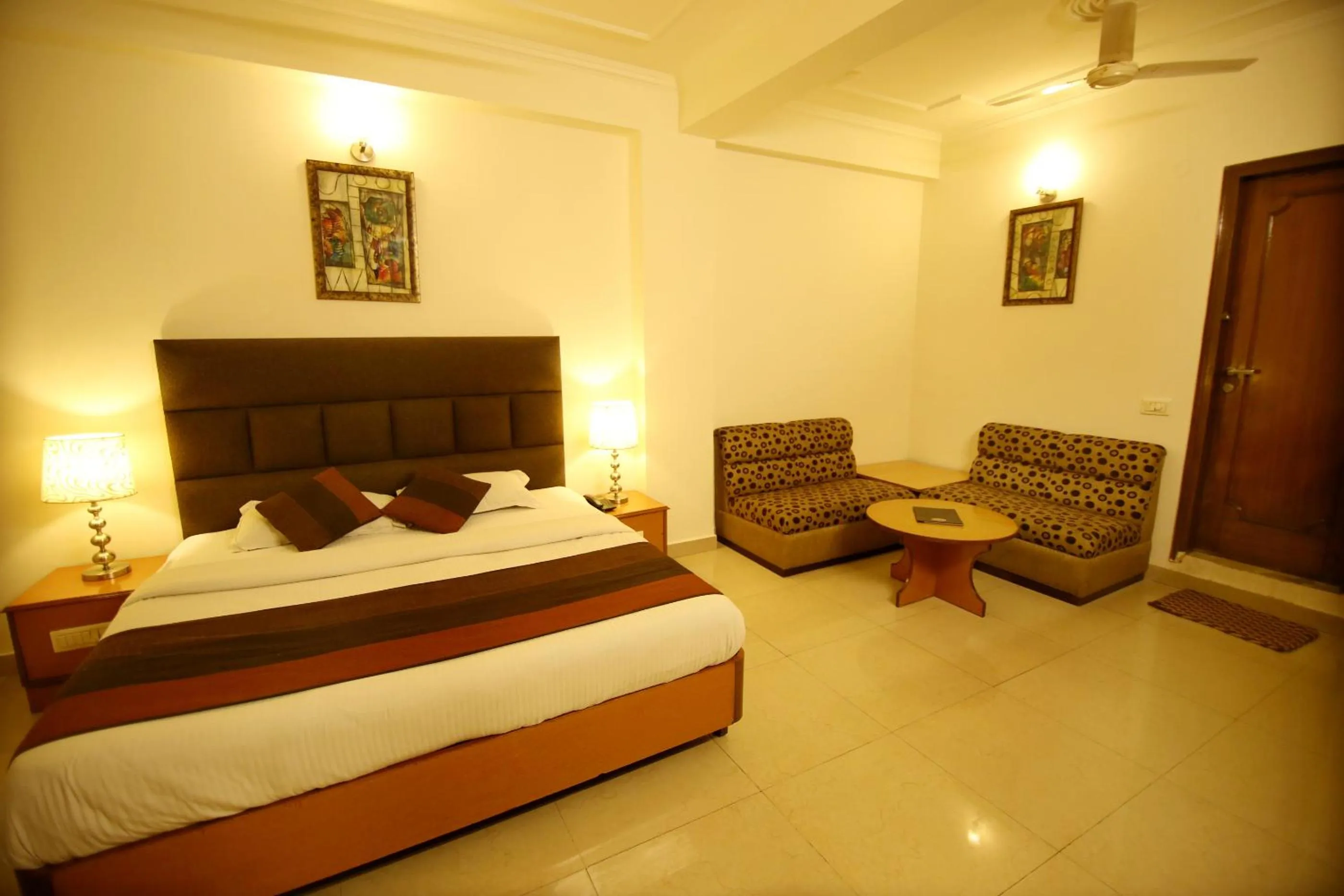 Photo of the whole room in Hotel Parkway Deluxe