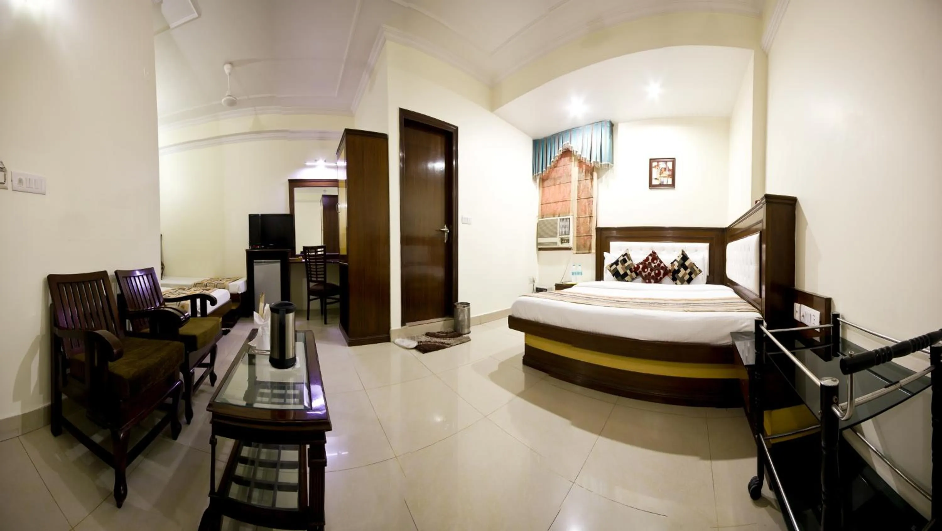 Photo of the whole room, Bed in Hotel Grand Park Inn