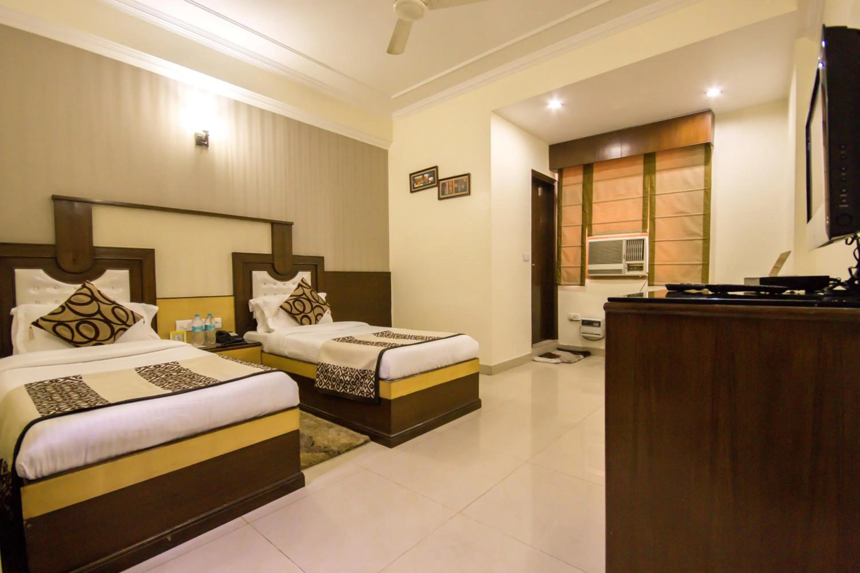 Photo of the whole room, Bed in Hotel Grand Park Inn