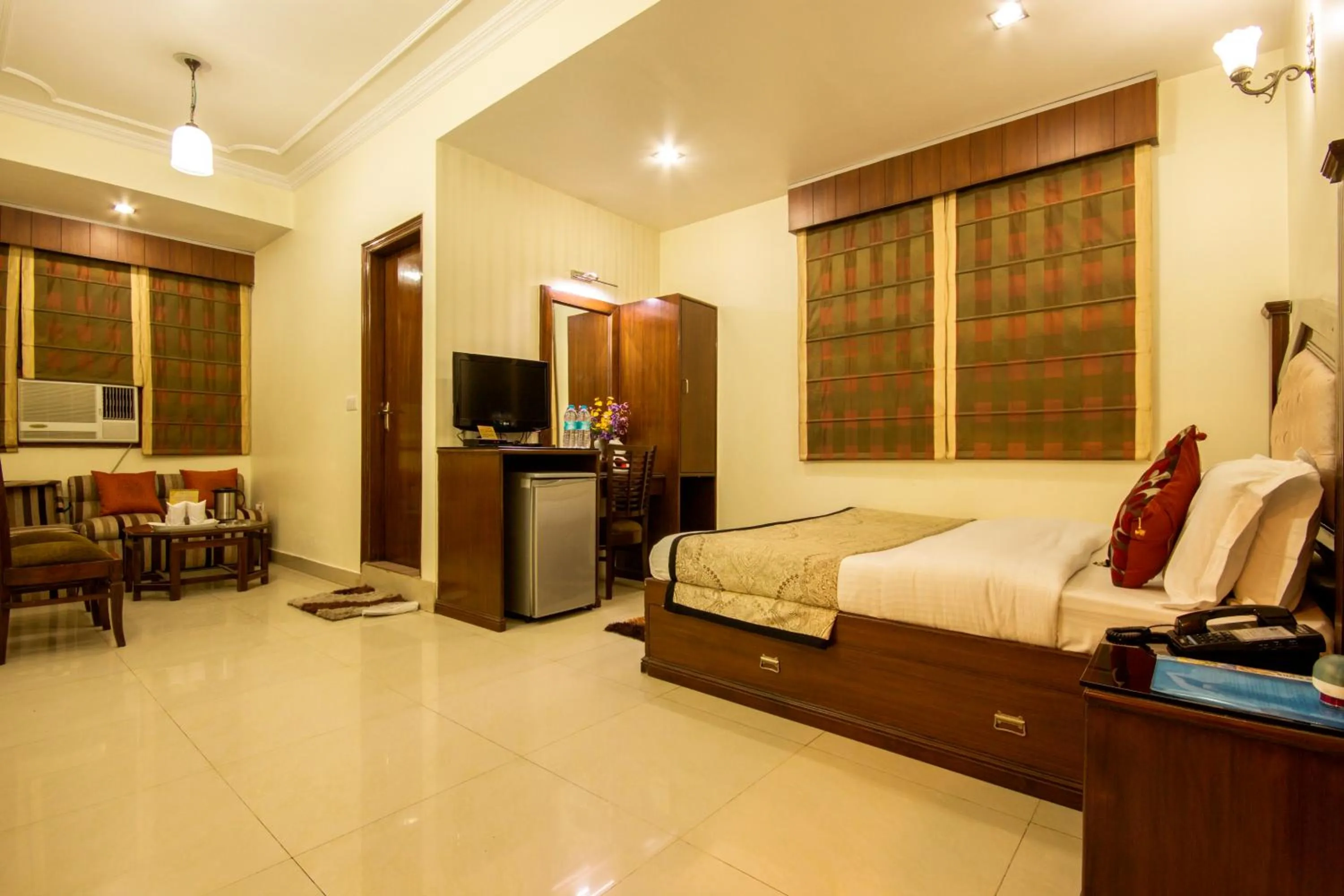 Photo of the whole room, Bed in Hotel Grand Park Inn