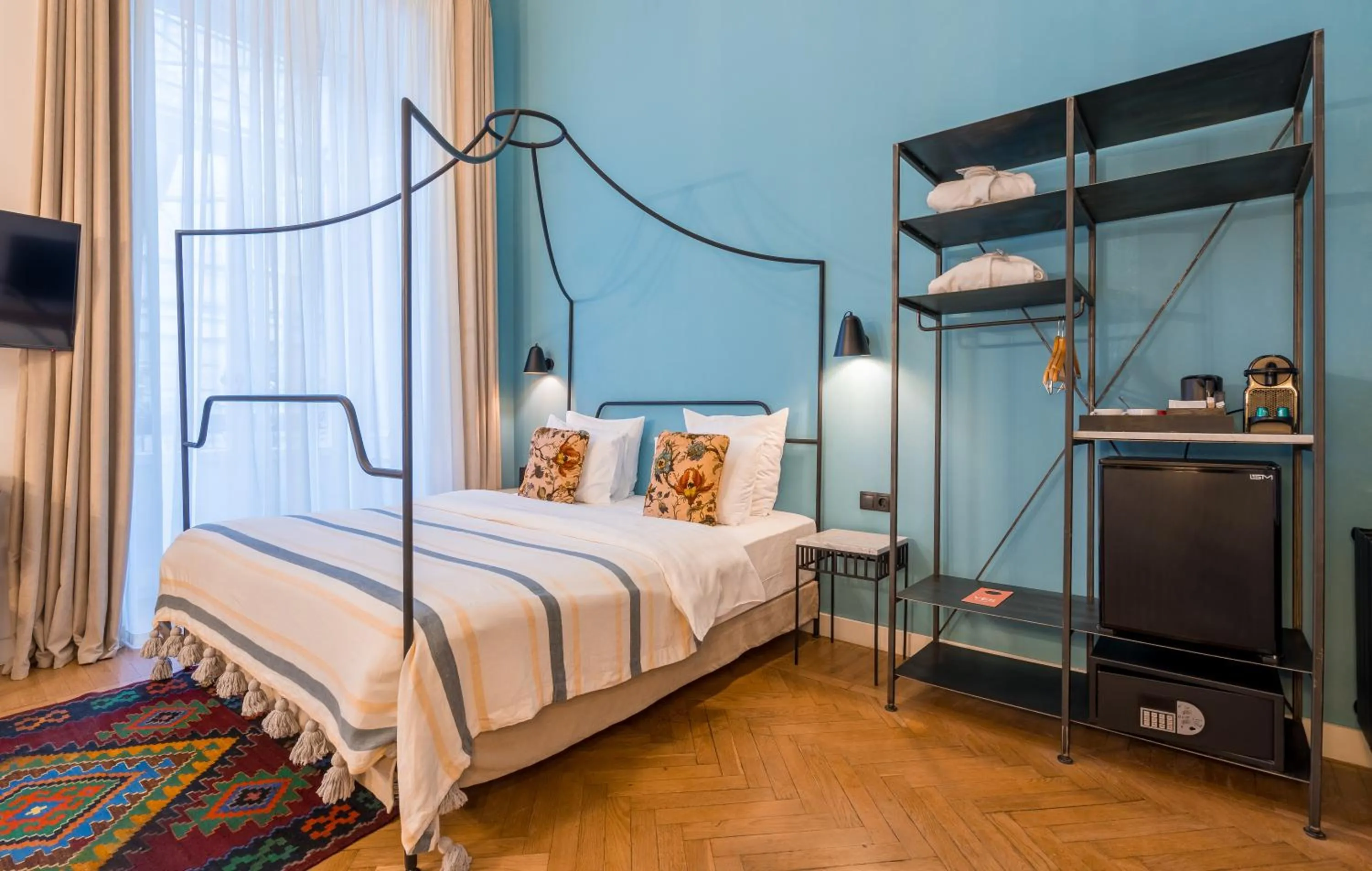 Bed in Communal Hotel Sololaki