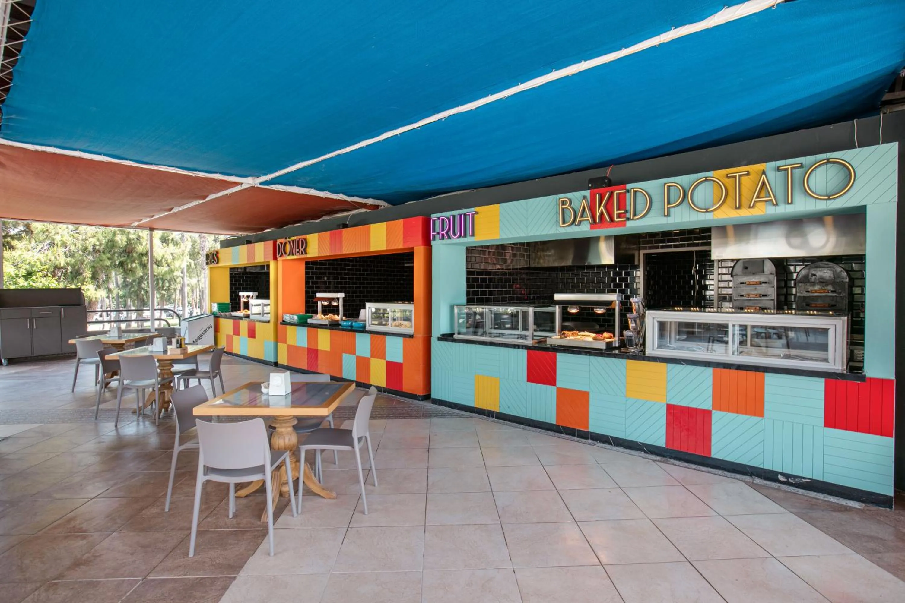 Food and drinks in Megasaray Resort Side