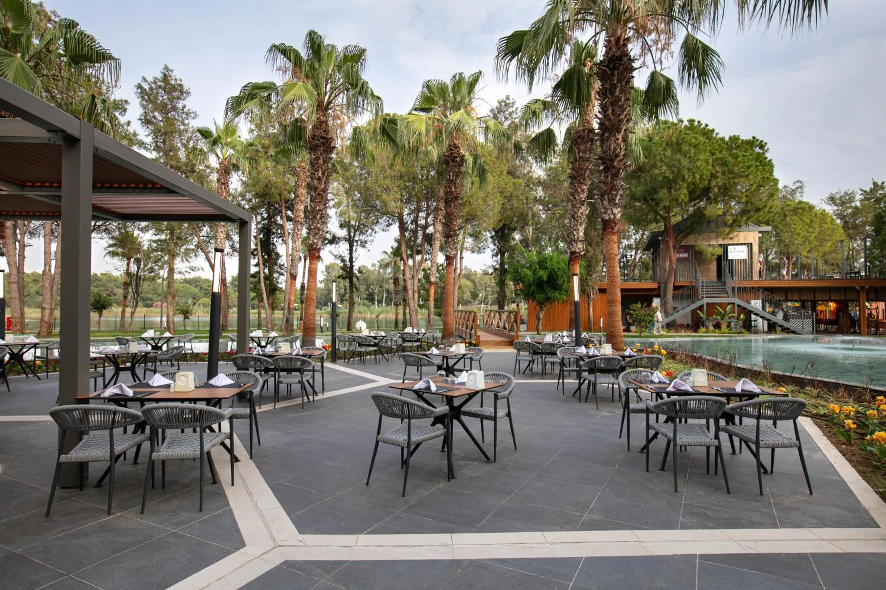 Restaurant/places to eat in Megasaray Resort Side