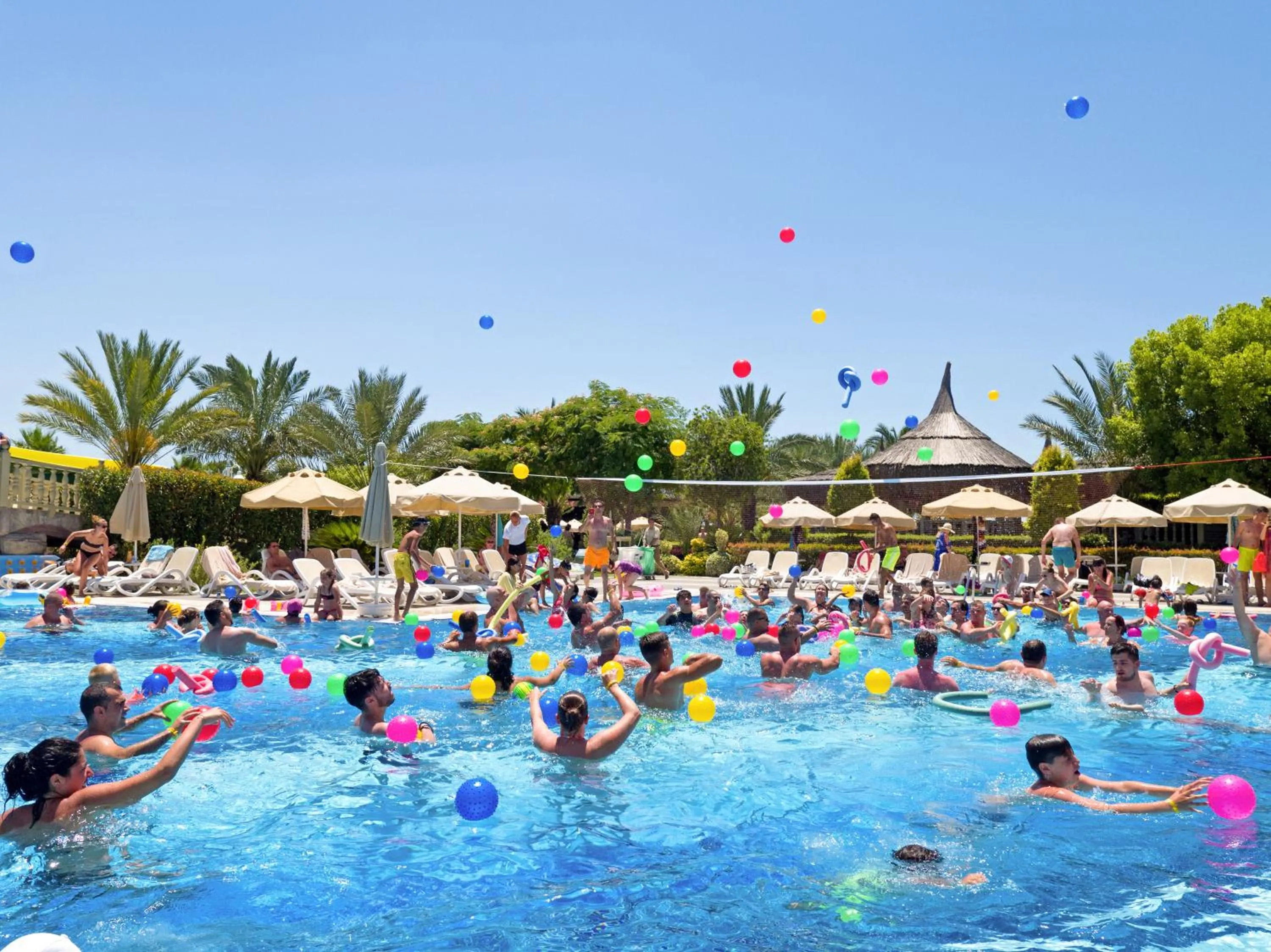 Swimming pool in Royal Holiday Palace