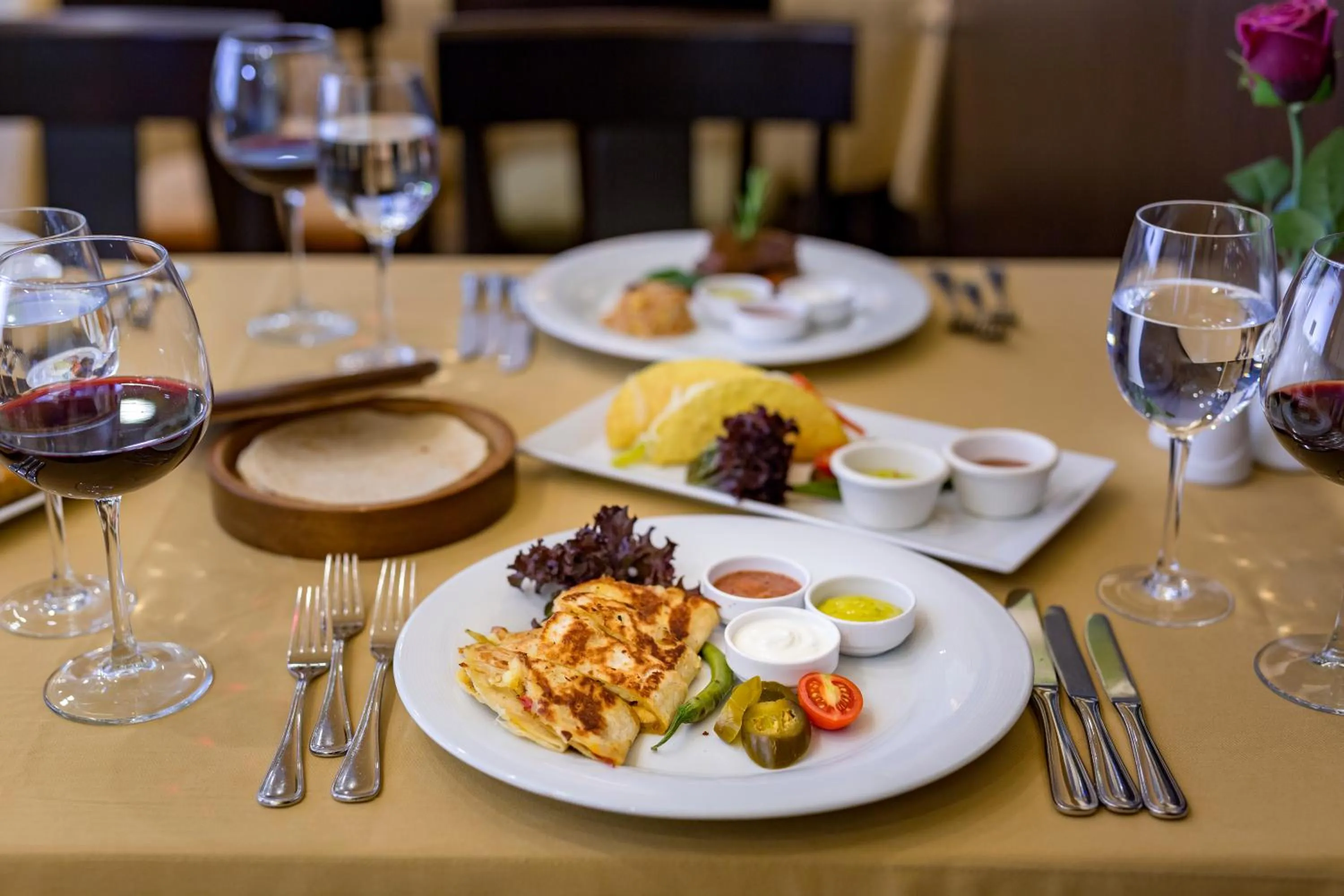 Food and drinks in Royal Holiday Palace