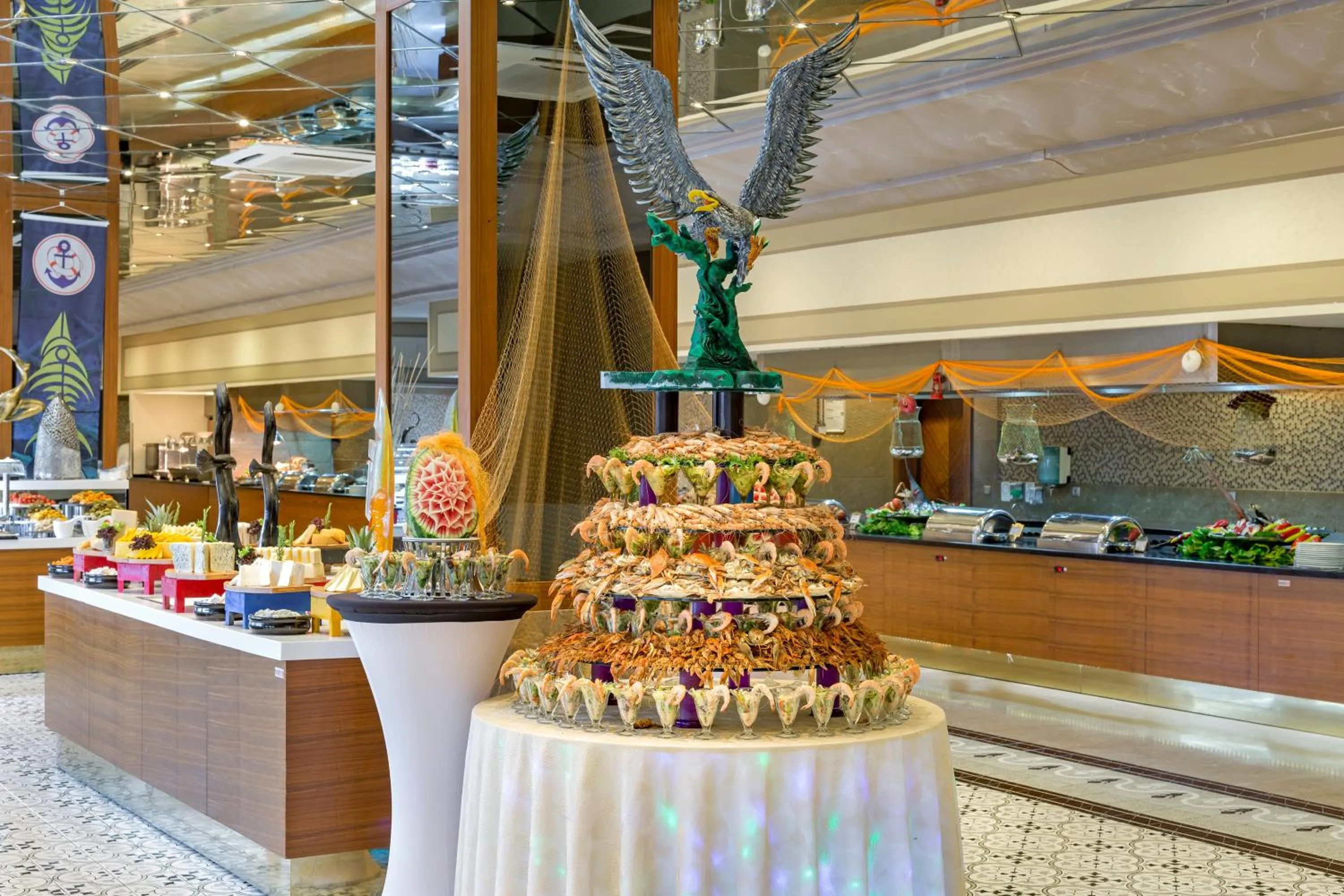 Food and drinks in Royal Holiday Palace