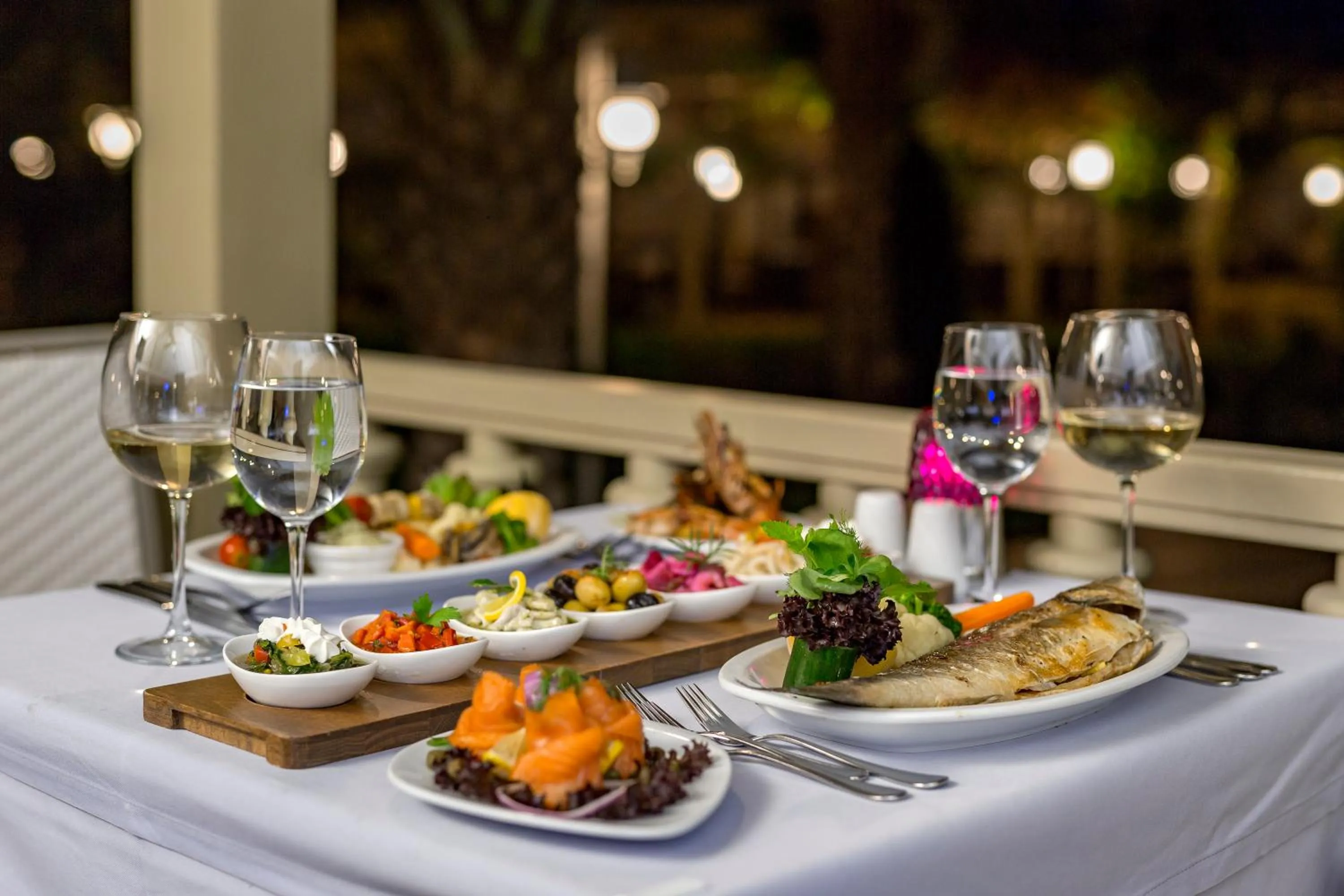 Food and drinks in Royal Holiday Palace