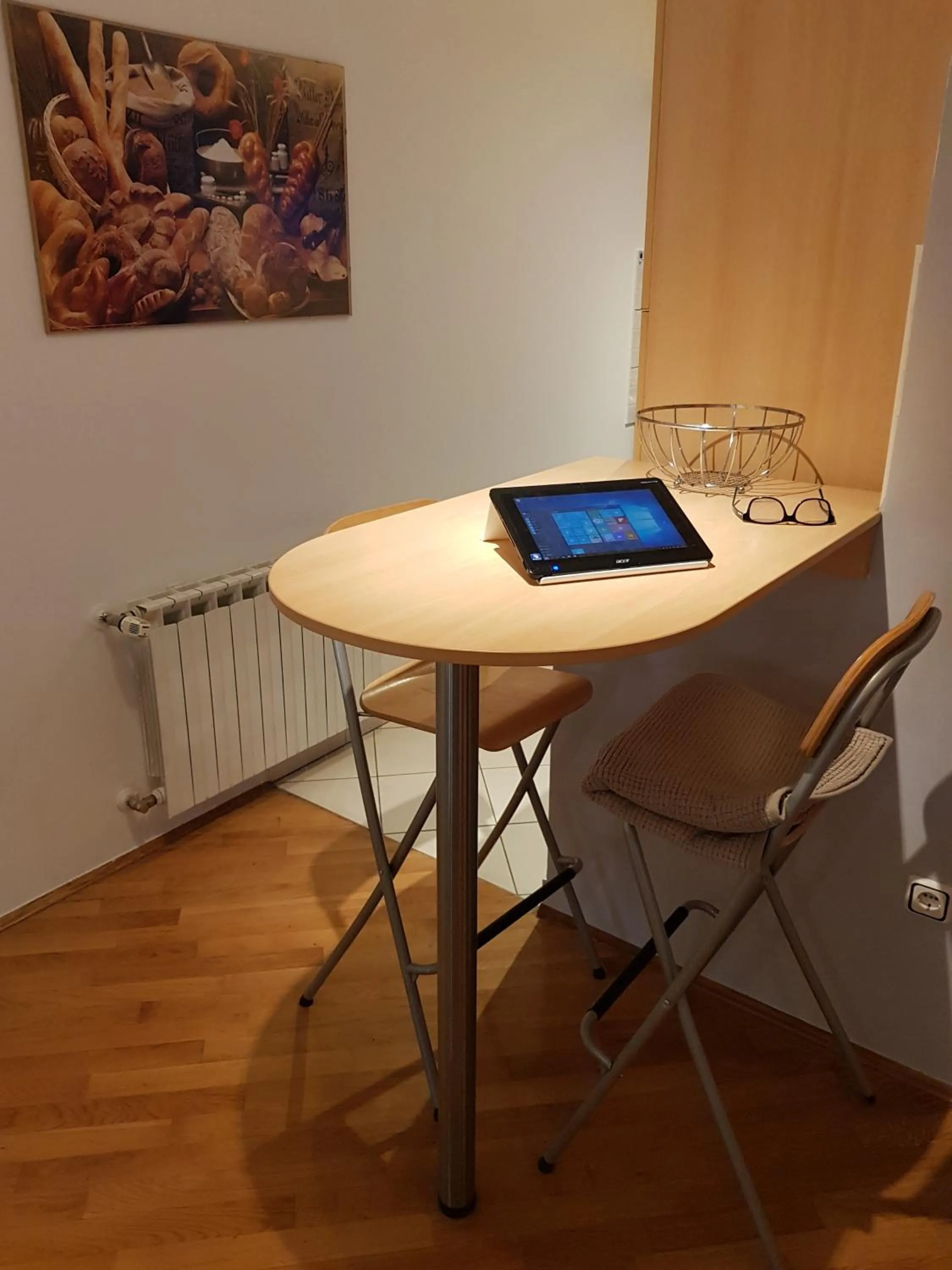 One-Bedroom Apartment - single occupancy in Apartment 40