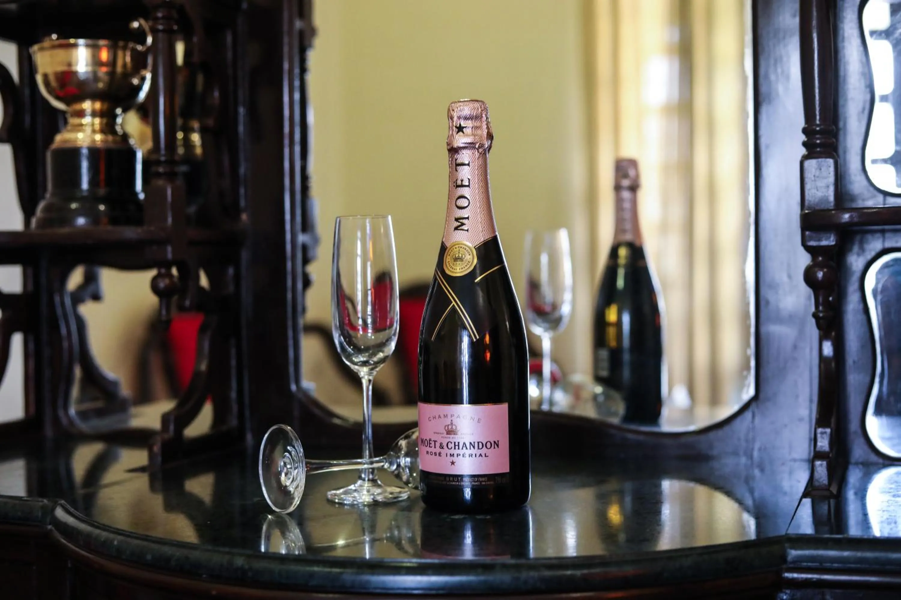 Drinks in Shahpura House