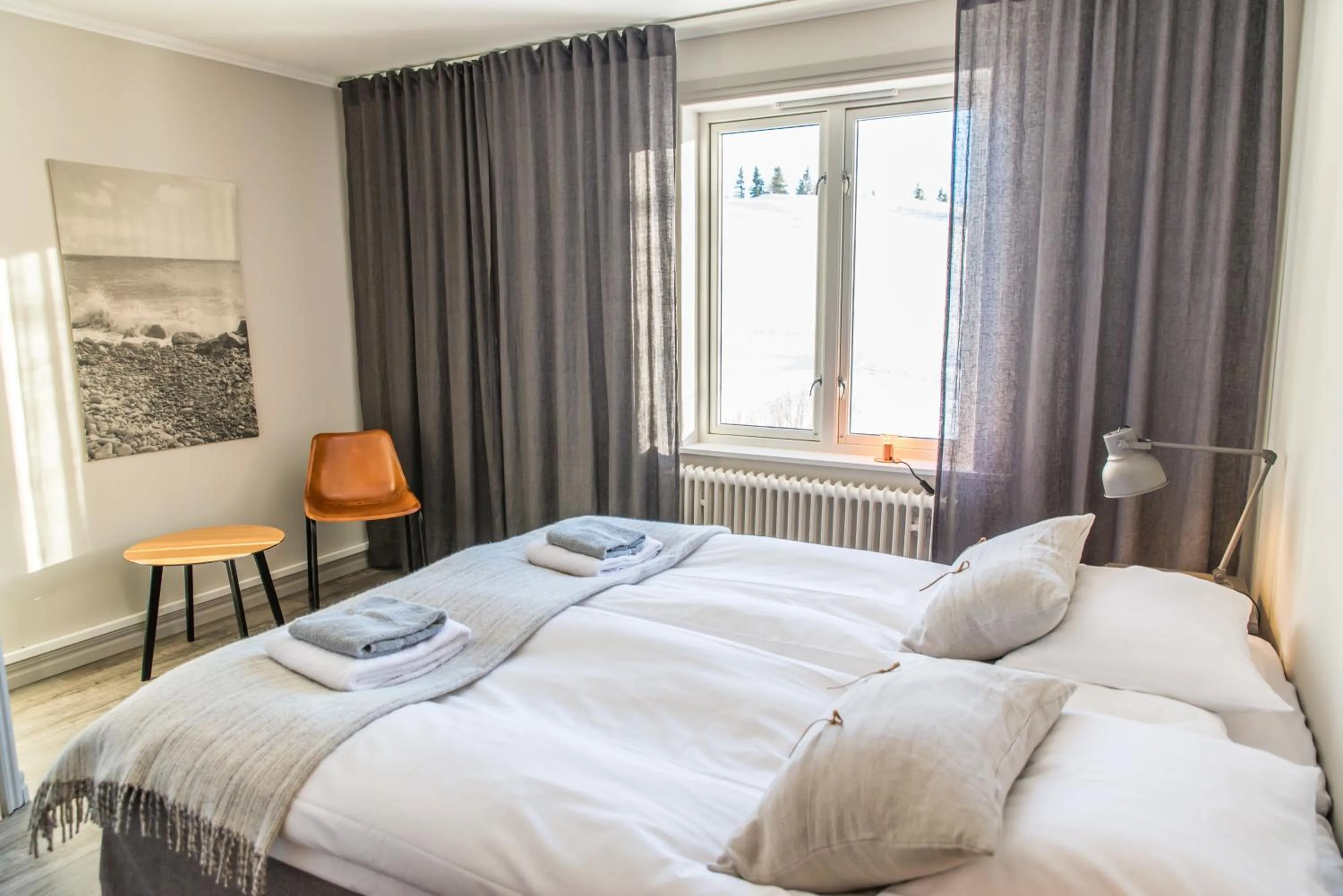 Photo of the whole room in Millestgården Eco lodge