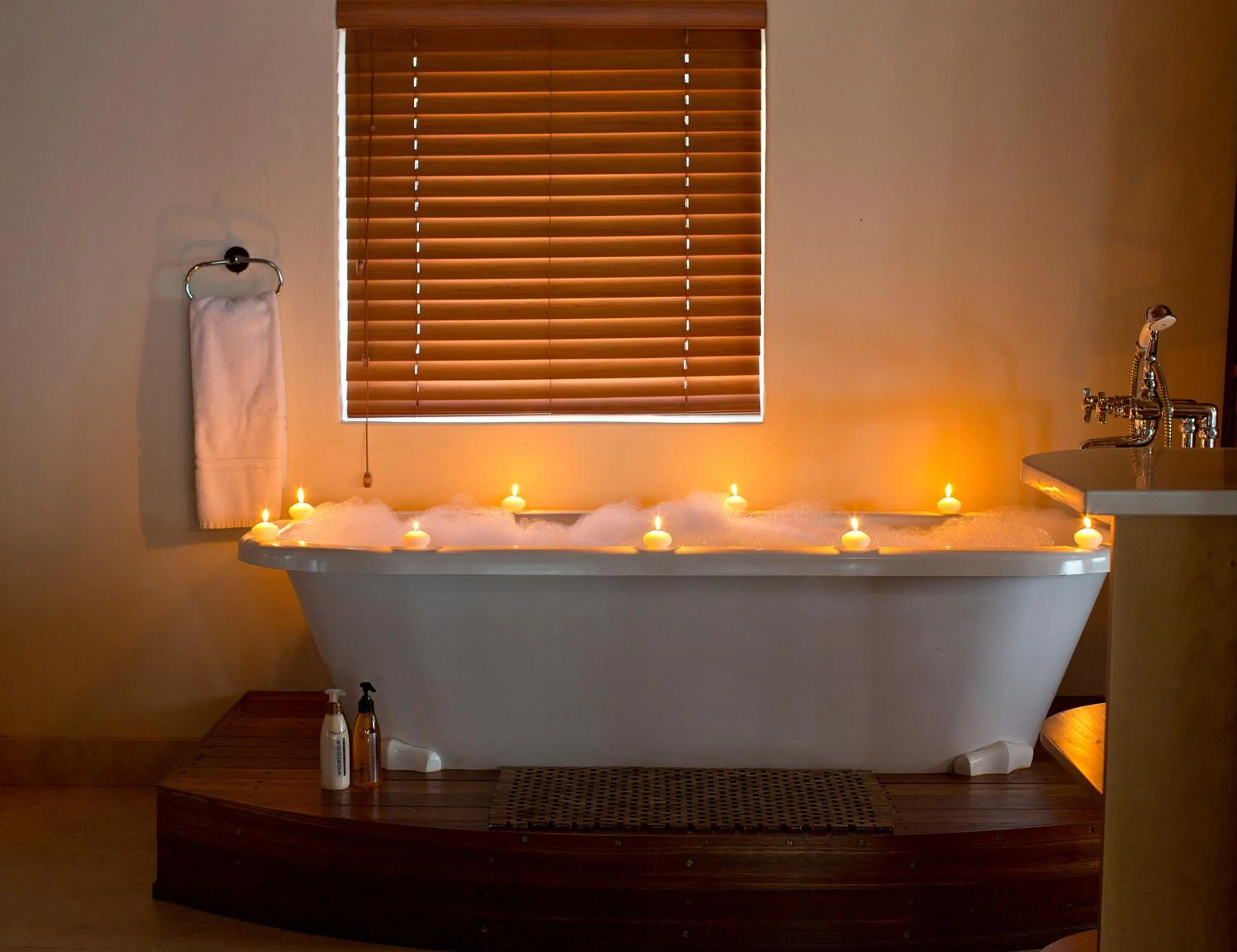 Bathroom in African Perfection 1