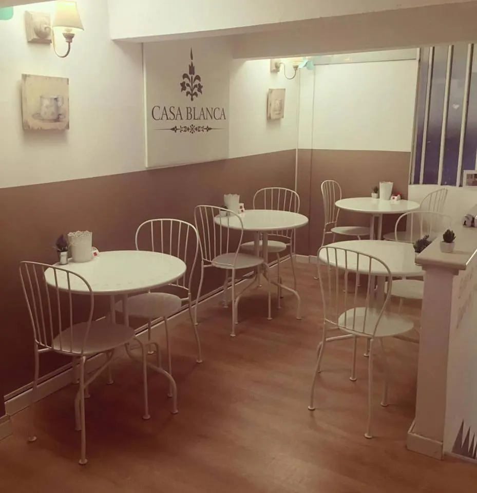 Restaurant/places to eat in Casa Blanca