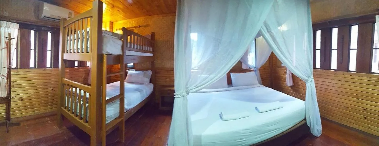 Bed in Baan Soontree Resort