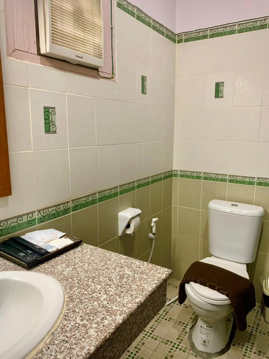 Toilet in Baan Soontree Resort