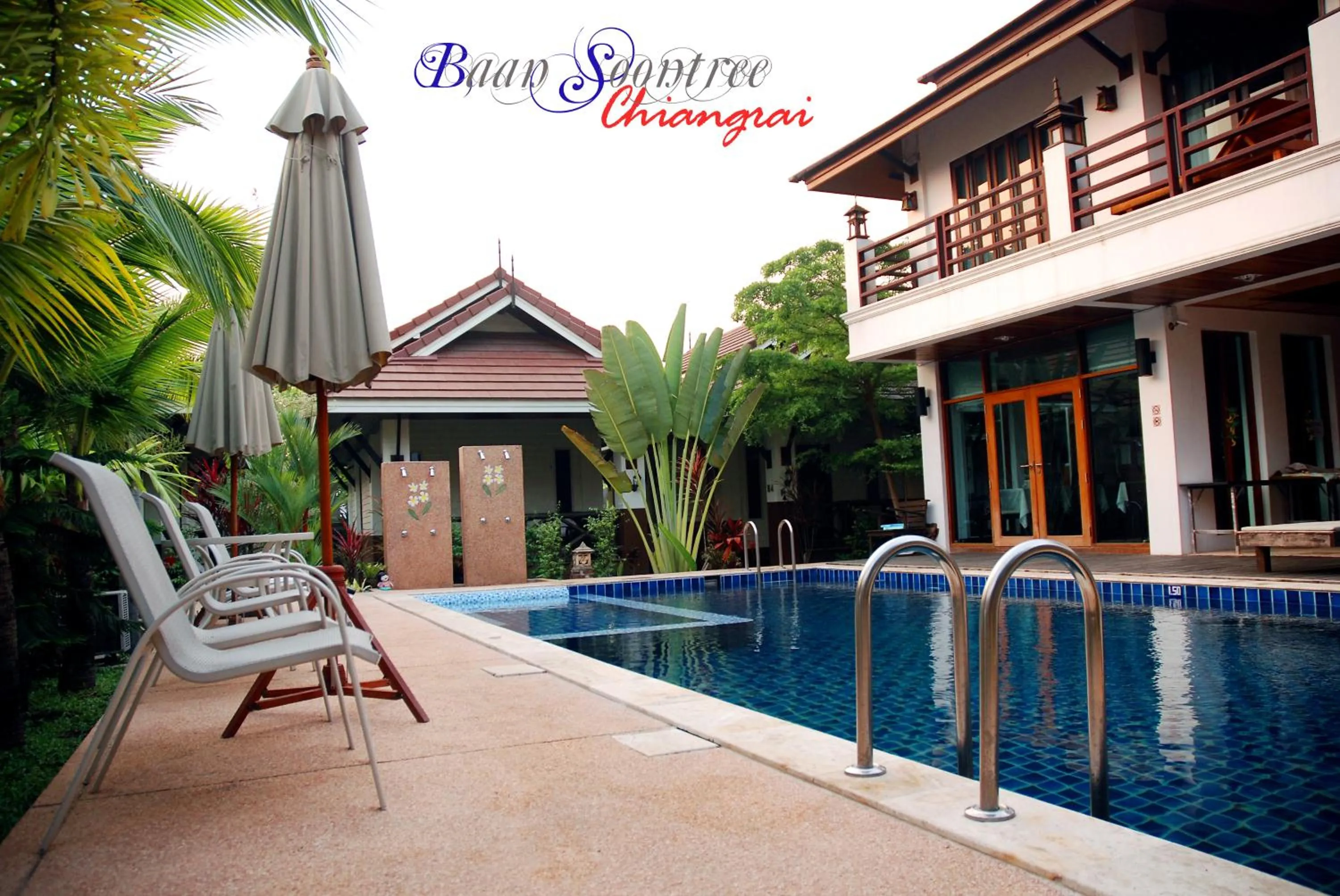 Swimming pool in Baan Soontree Resort