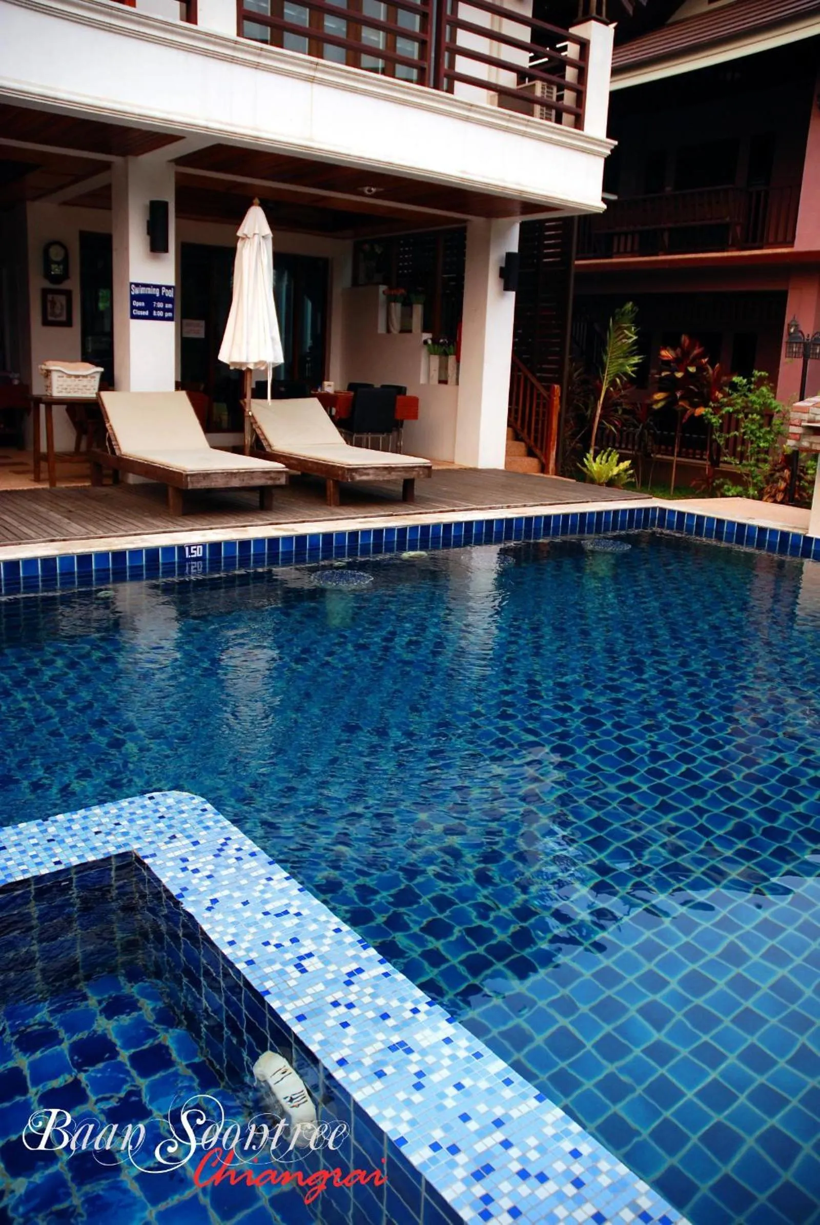 Swimming pool in Baan Soontree Resort