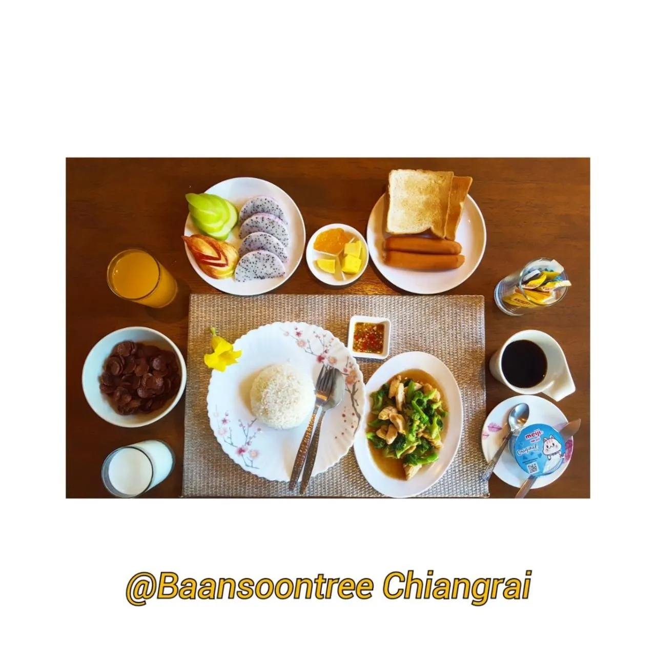 Food and drinks in Baan Soontree Resort