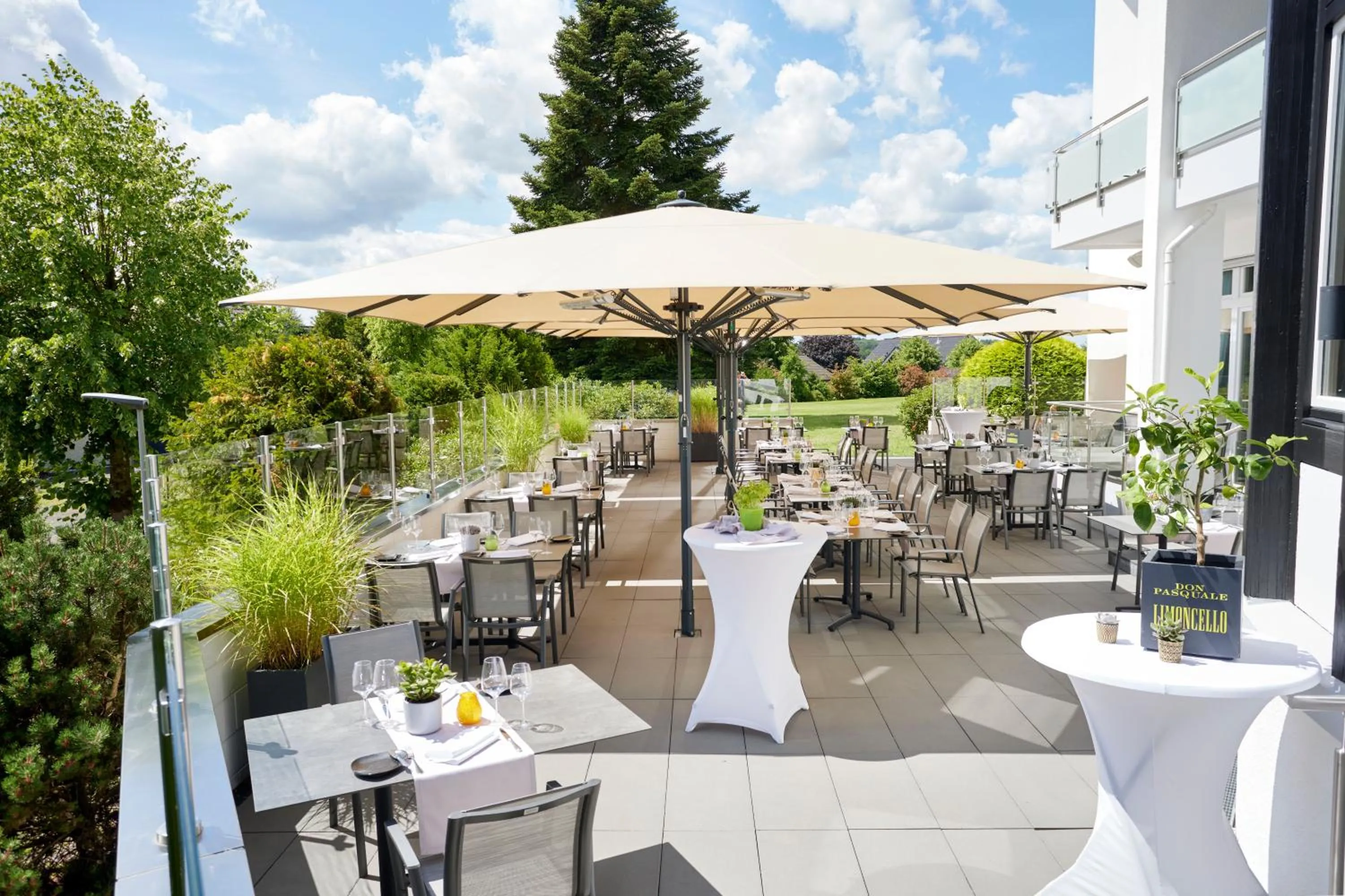 Restaurant/places to eat in Hotel Derichsweiler Hof