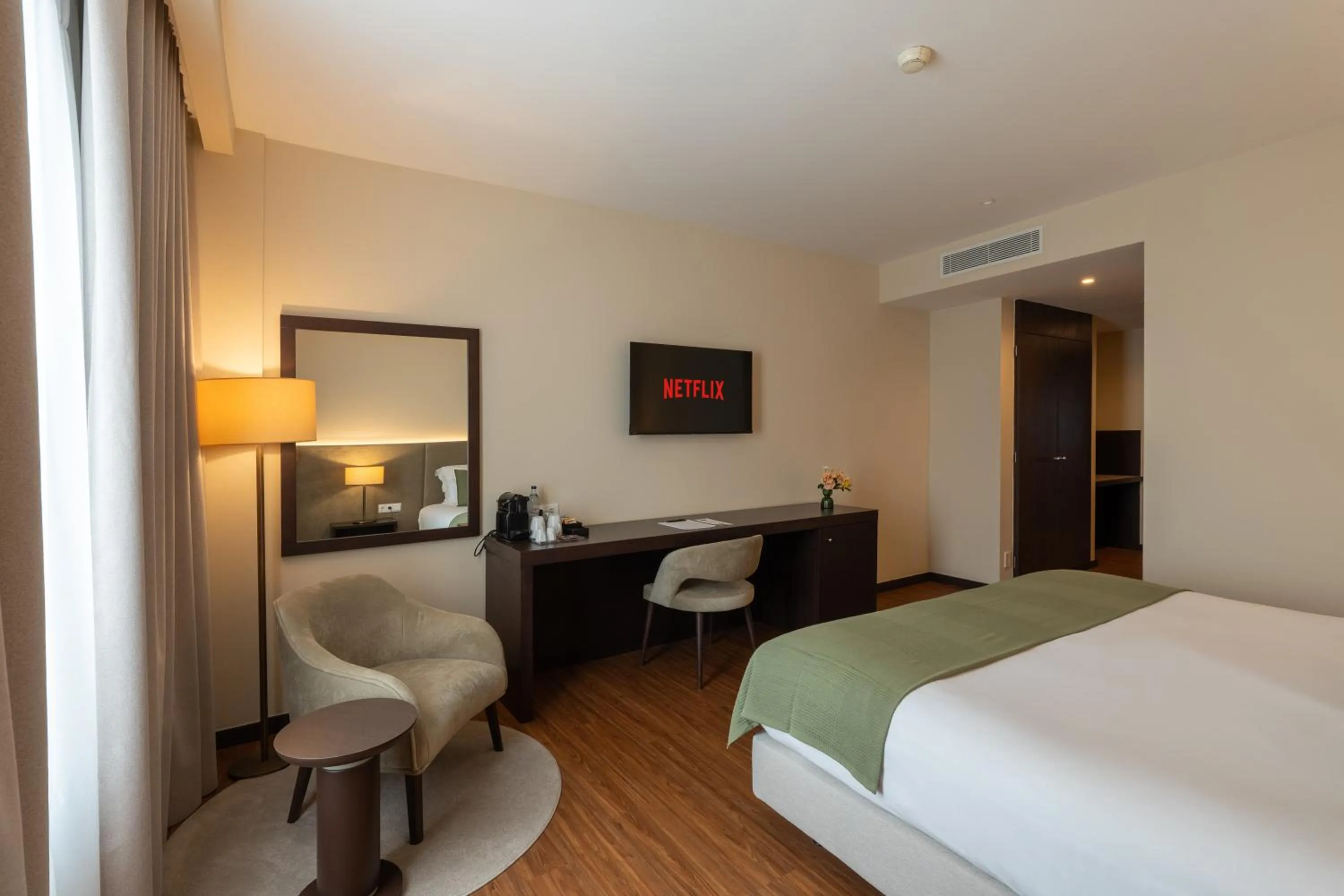 Bed in Hotel Premium Porto Maia