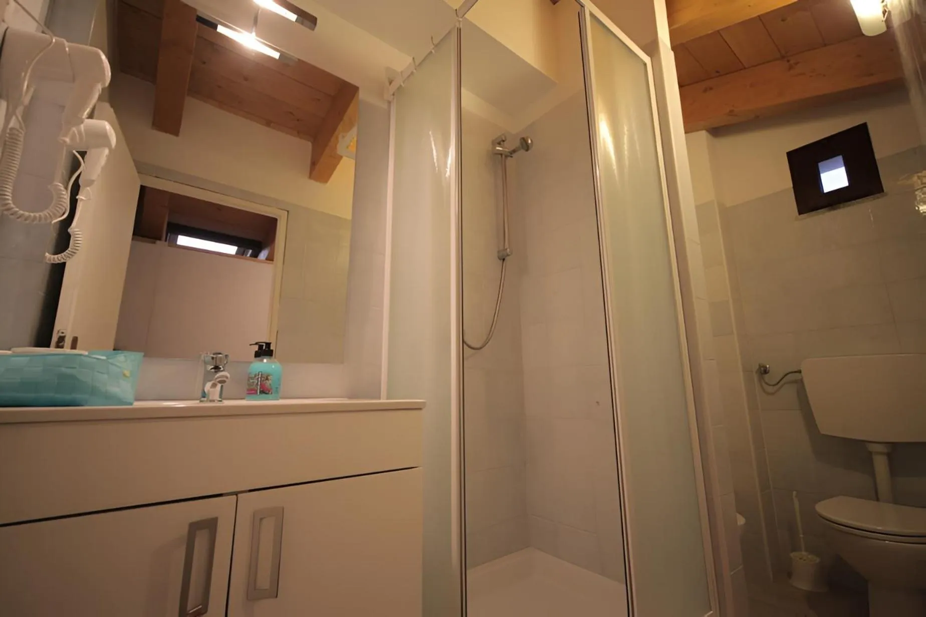 Shower in Antica Corte Milanese