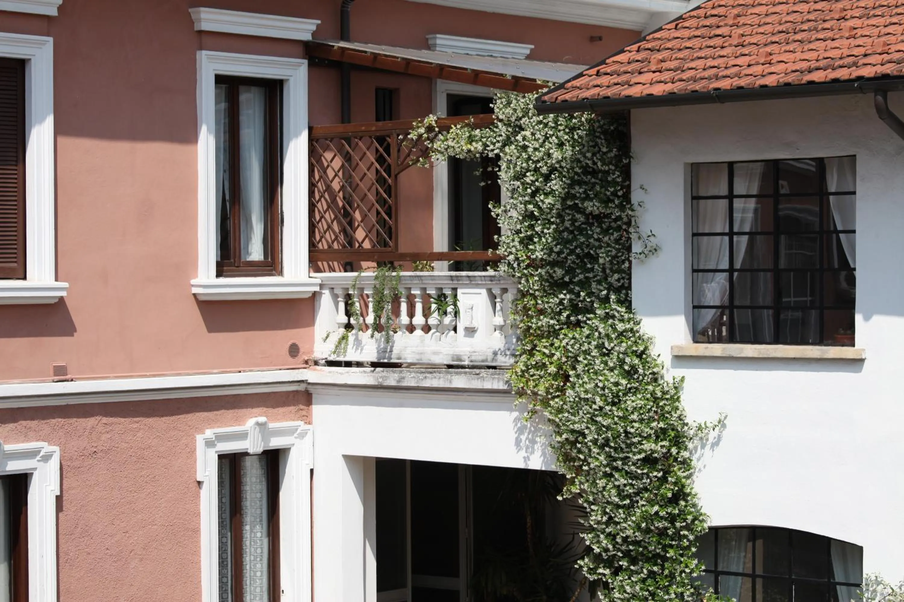 Property building in Antica Corte Milanese