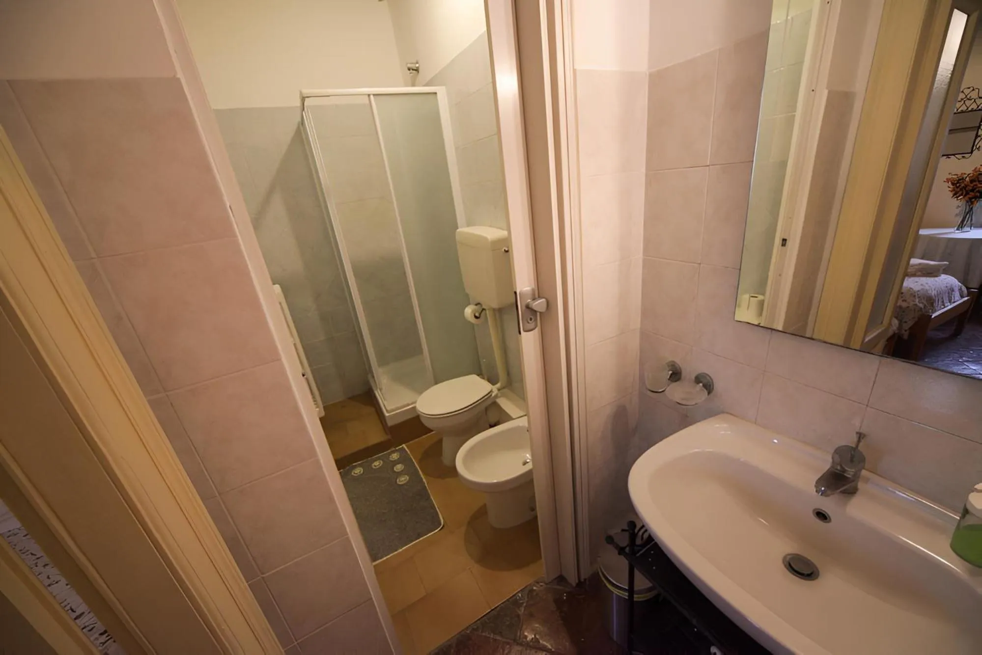 Shower in Antica Corte Milanese