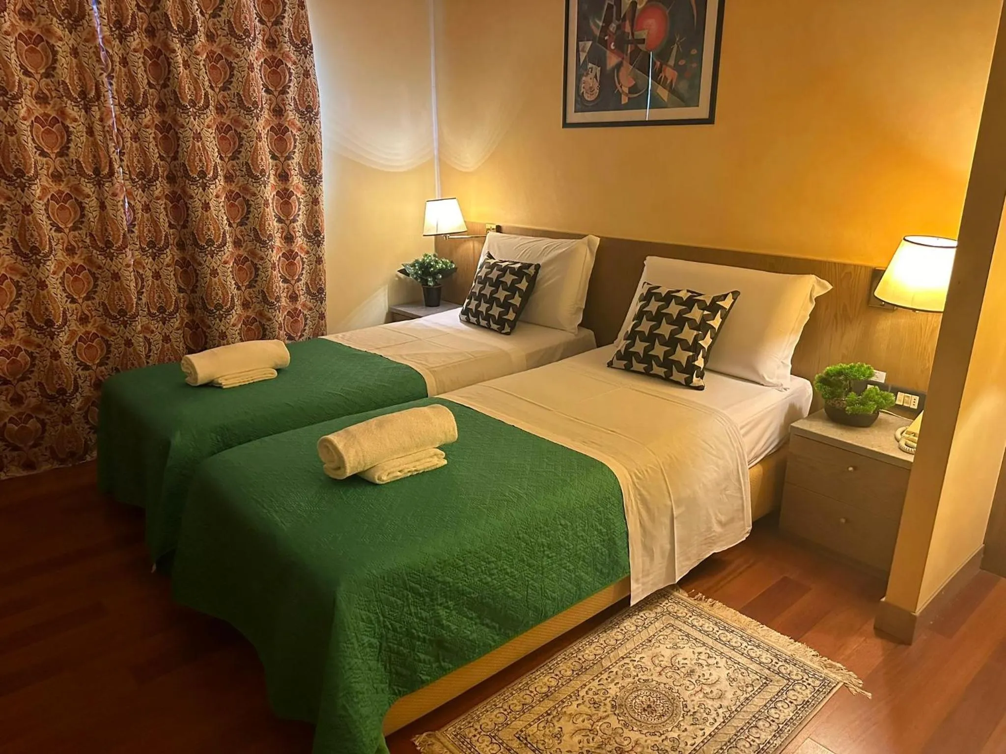 Bed in Hotel Raffaello Venice