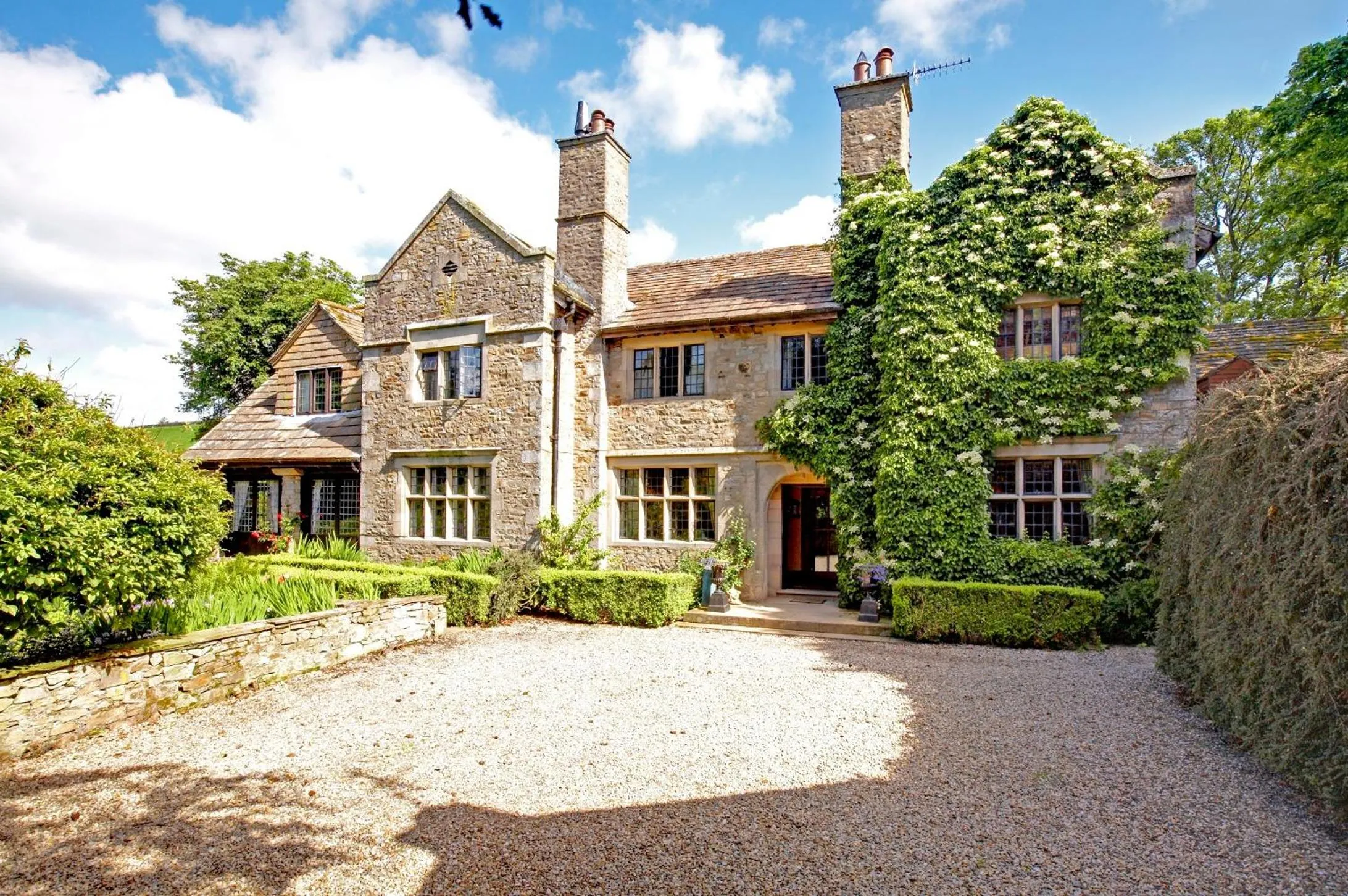 Facade/entrance in Stone House Hotel