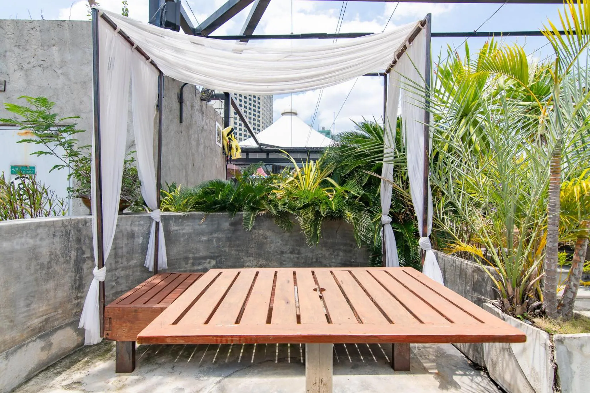 Lounge or bar in Galleria 10 Hotel Bangkok