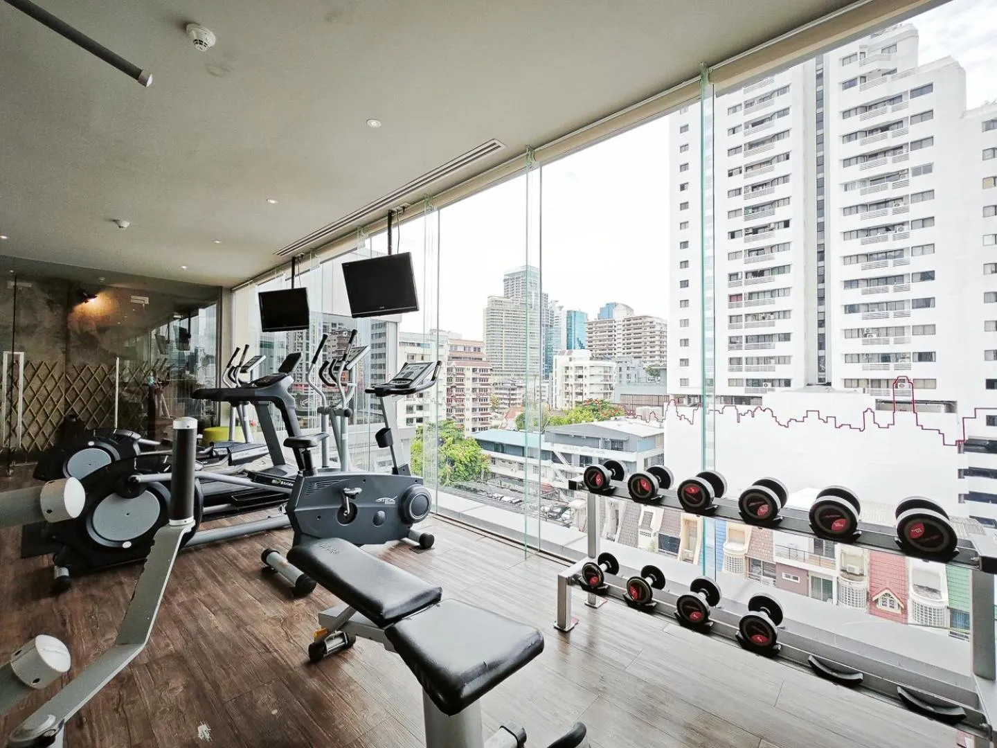 Fitness centre/facilities in Galleria 10 Hotel Bangkok