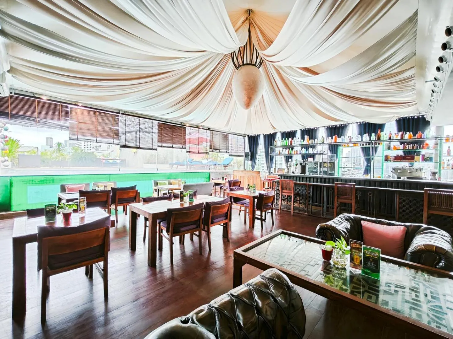 Restaurant/places to eat in Galleria 10 Hotel Bangkok