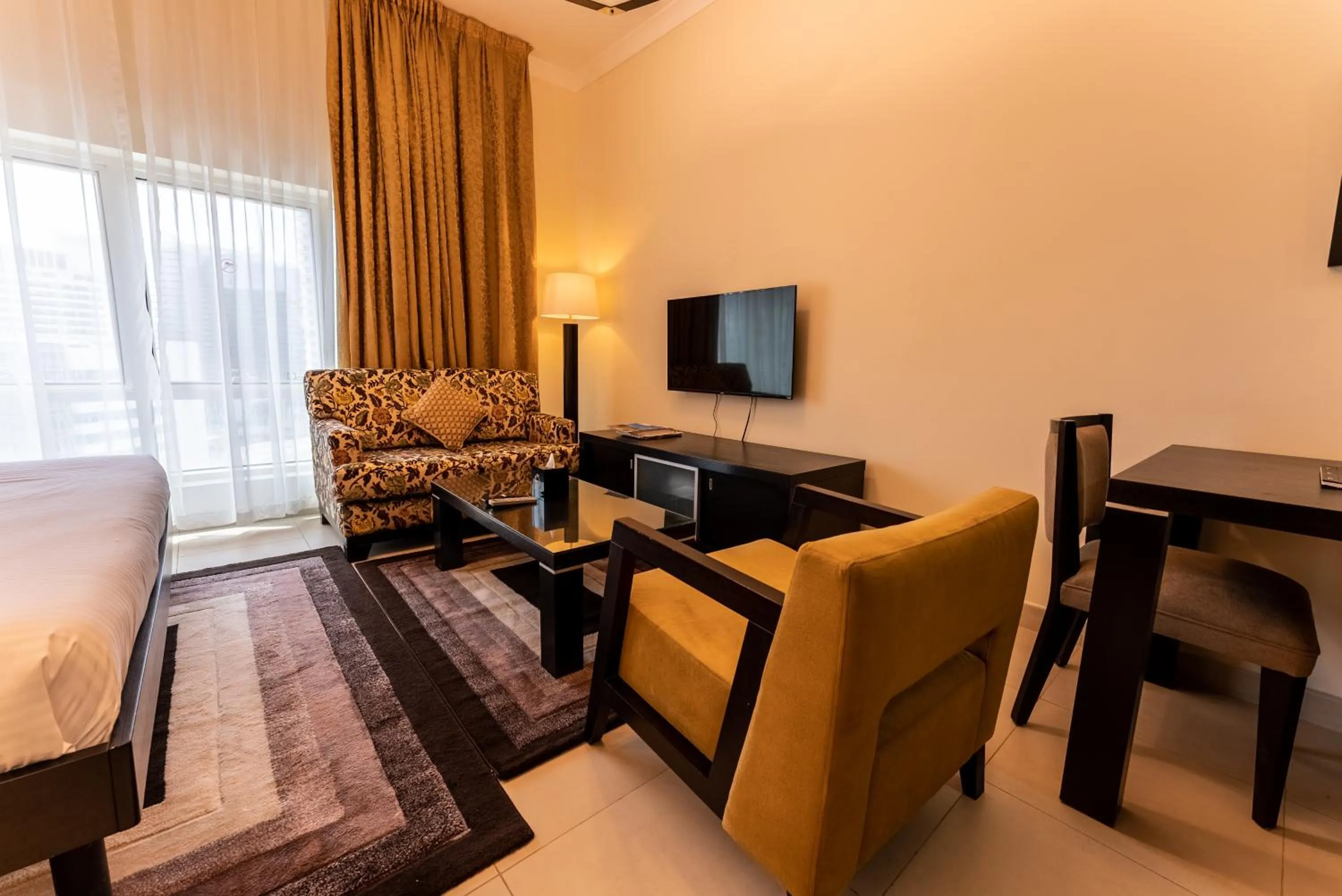 TV and multimedia in Gulf Oasis Hotel Apartments Fz LLC