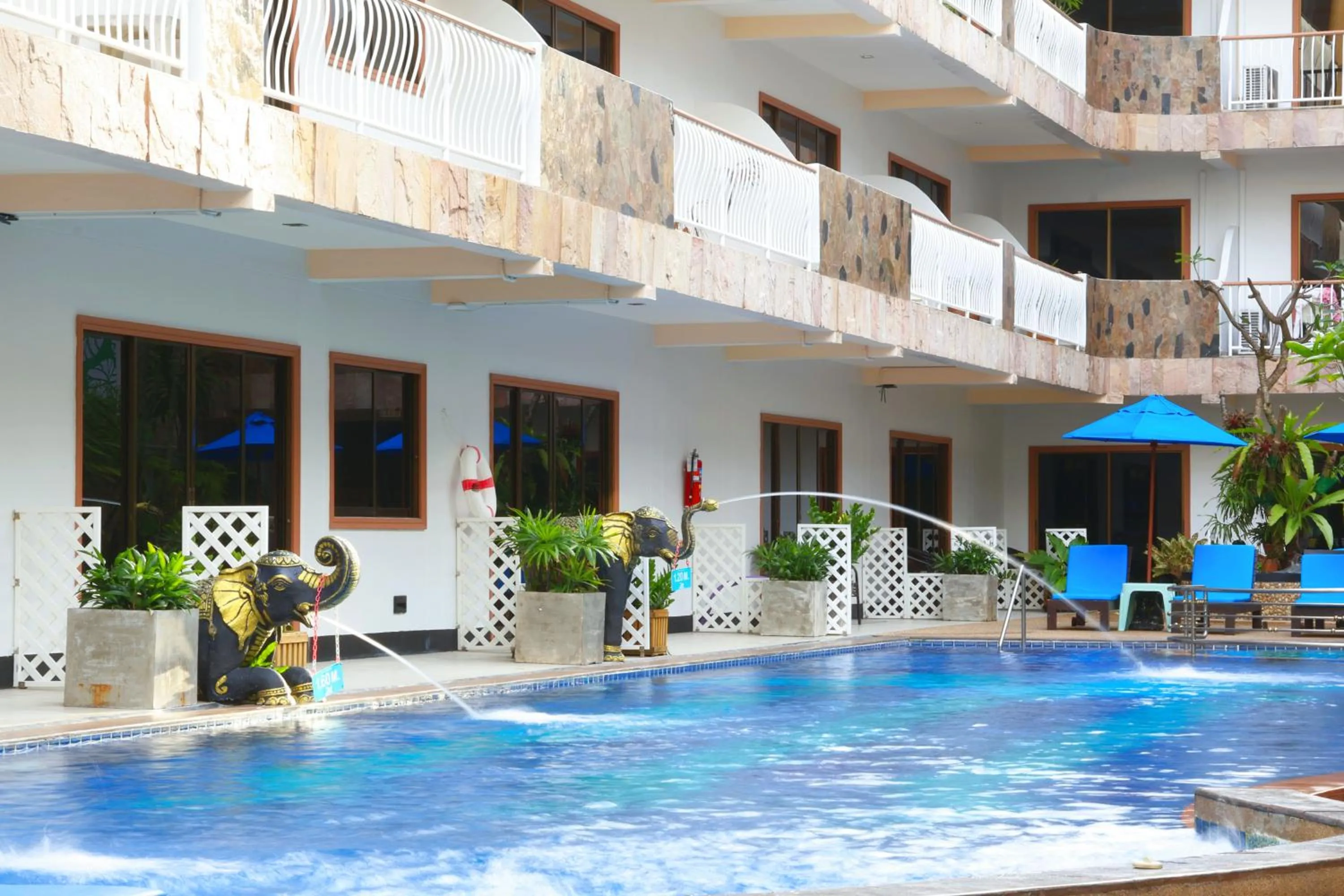 Swimming pool in Baan Boa Resort